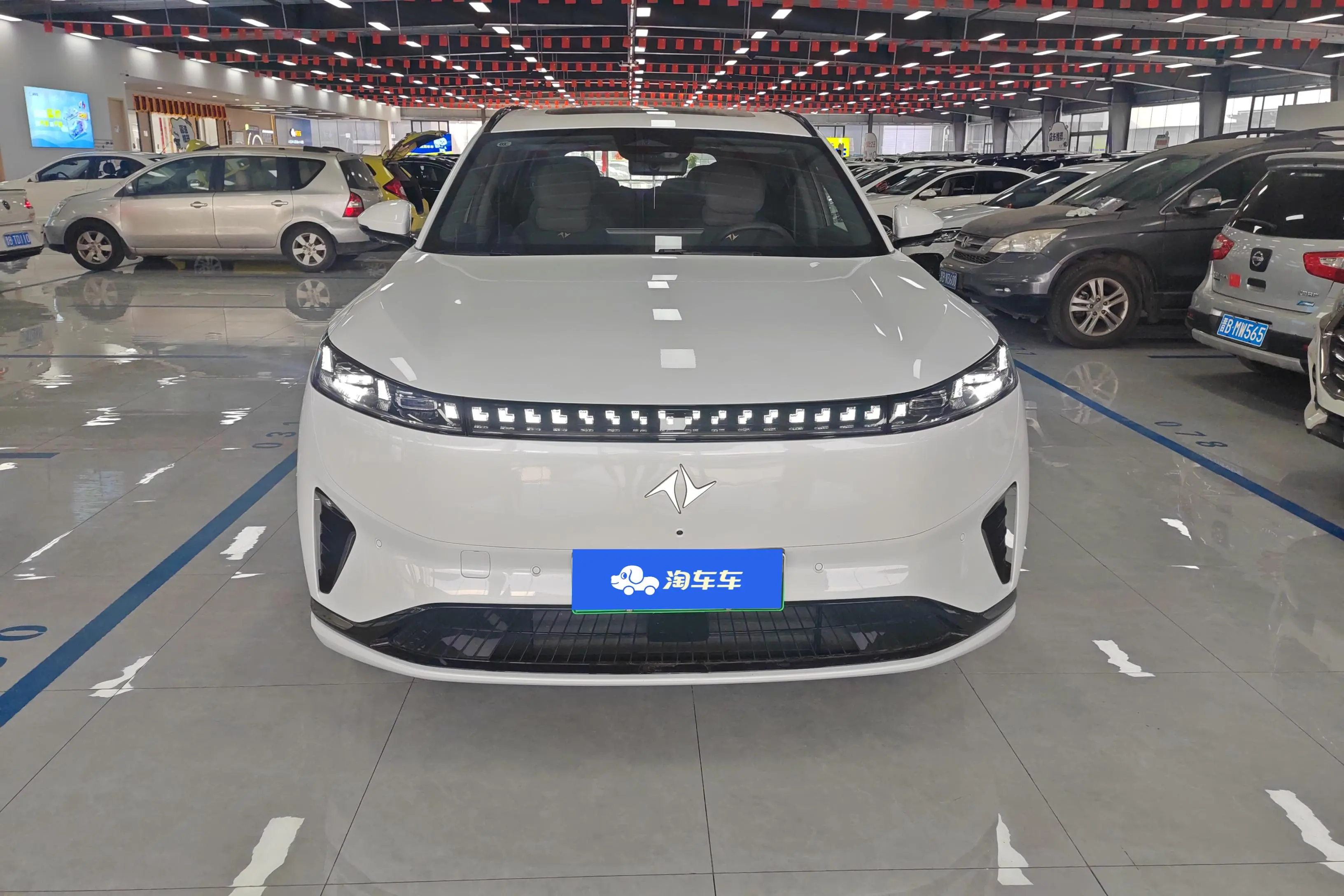 Dongfeng Eπ008  из Китая