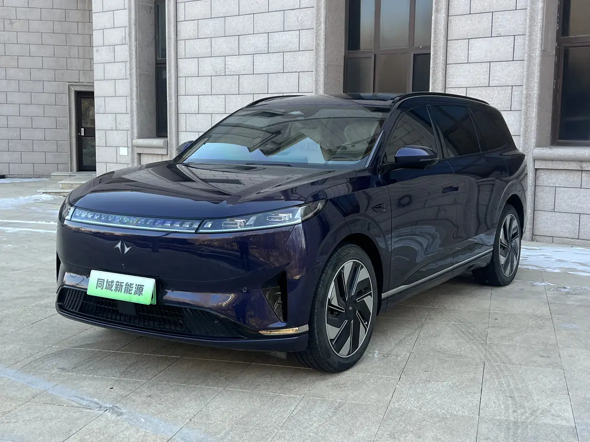 Dongfeng Eπ008  из Китая