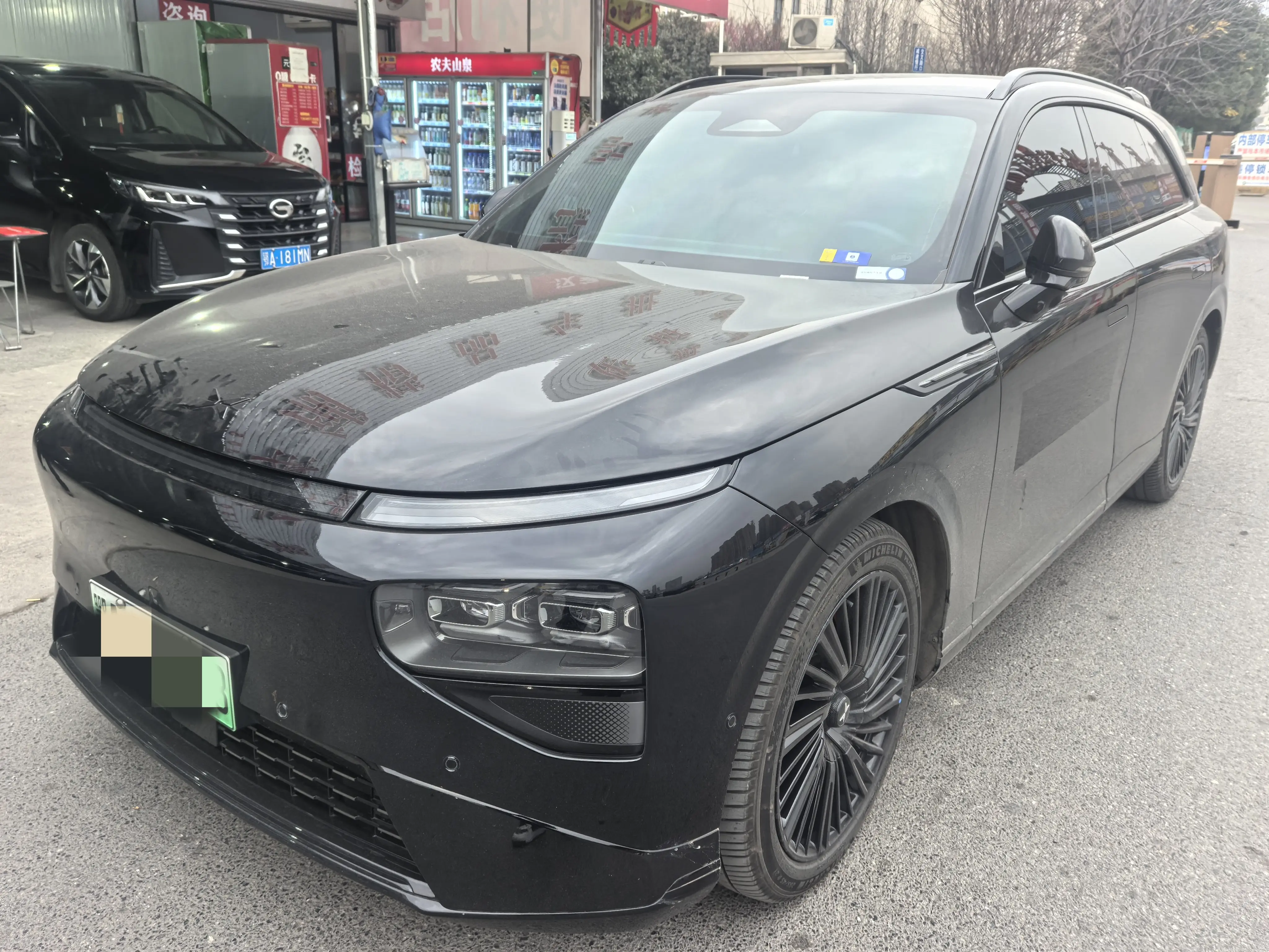 Xpeng G9  из Китая