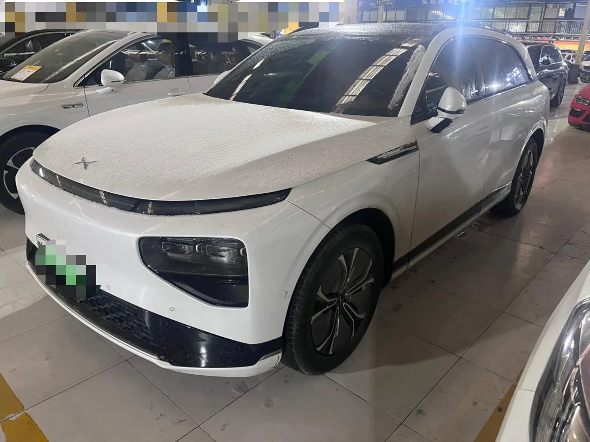 Xpeng G9  из Китая