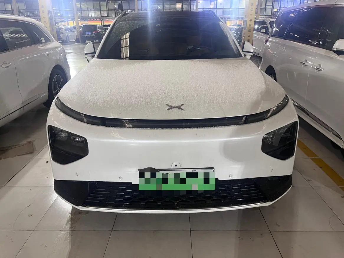 Xpeng G9  из Китая