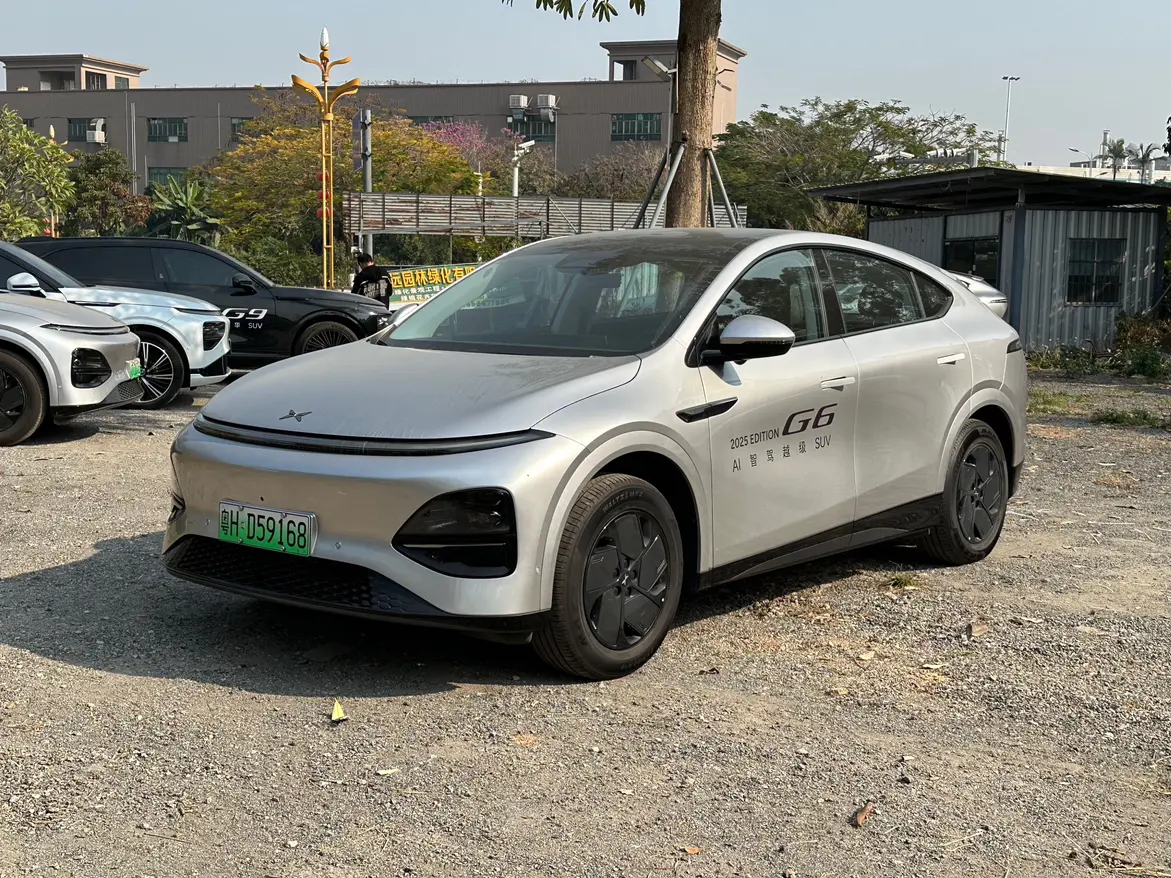 Xpeng G6  из Китая
