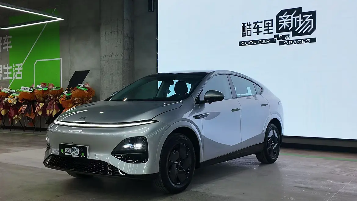 Xpeng G6  из Китая