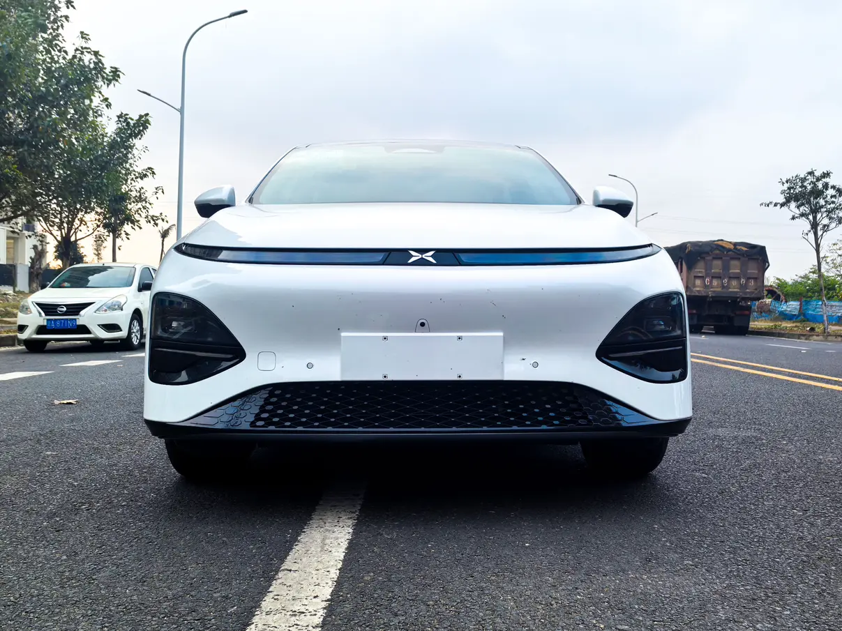 Xpeng G6  из Китая