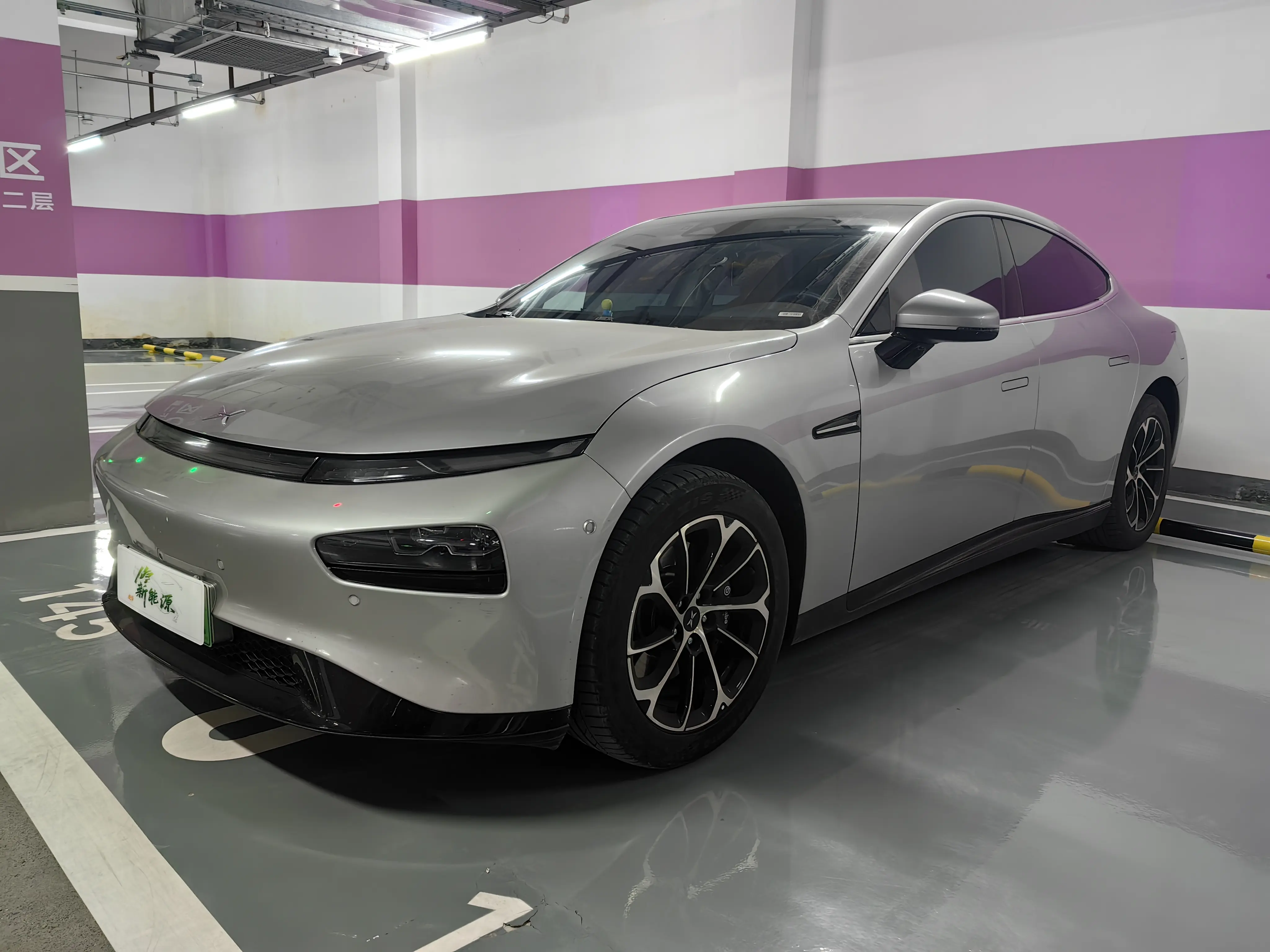 Xpeng P7  из Китая