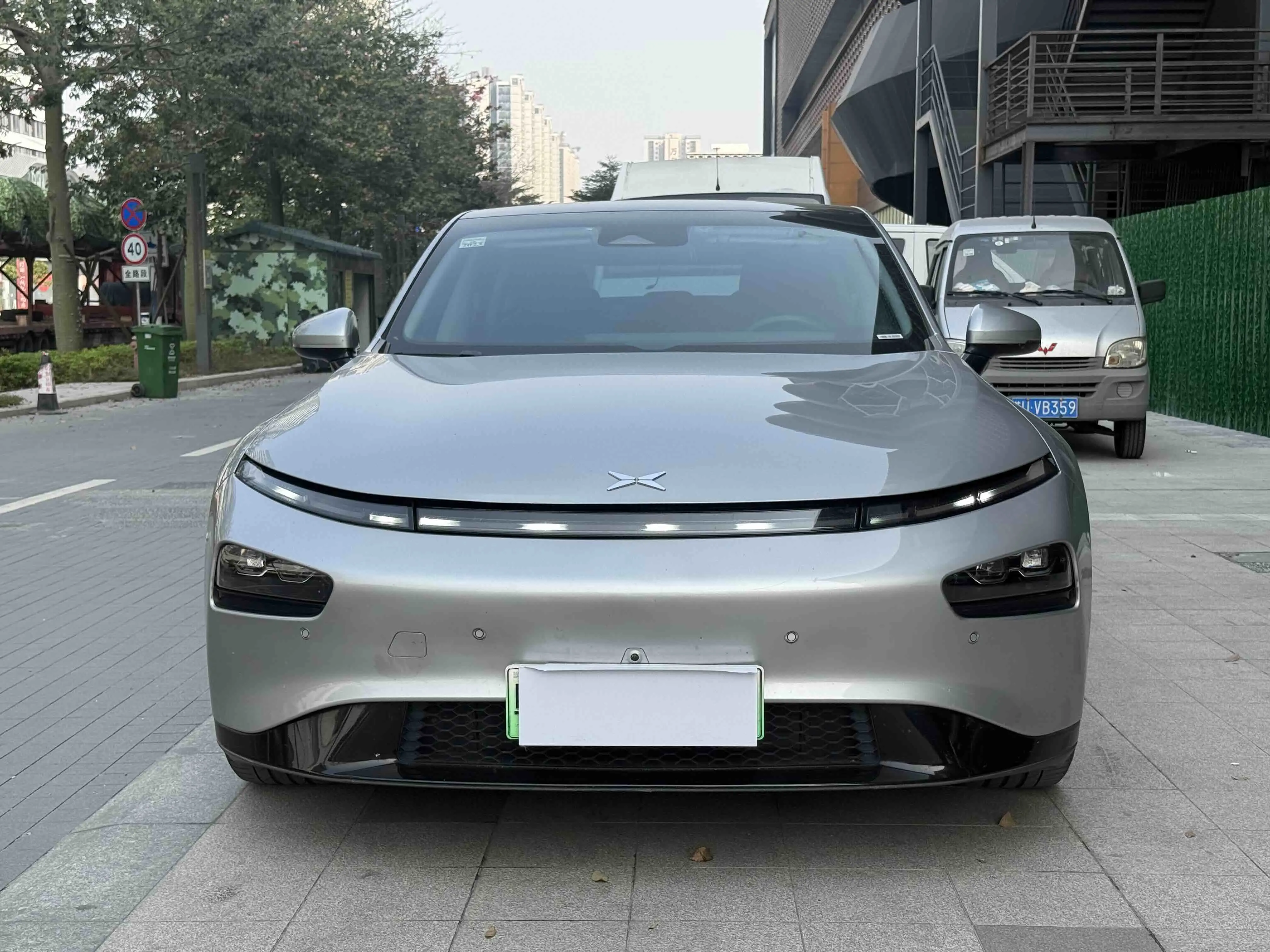 Xpeng P7  из Китая