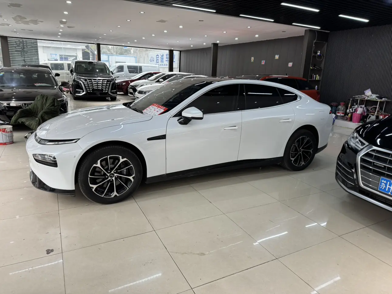 Xpeng P7  из Китая