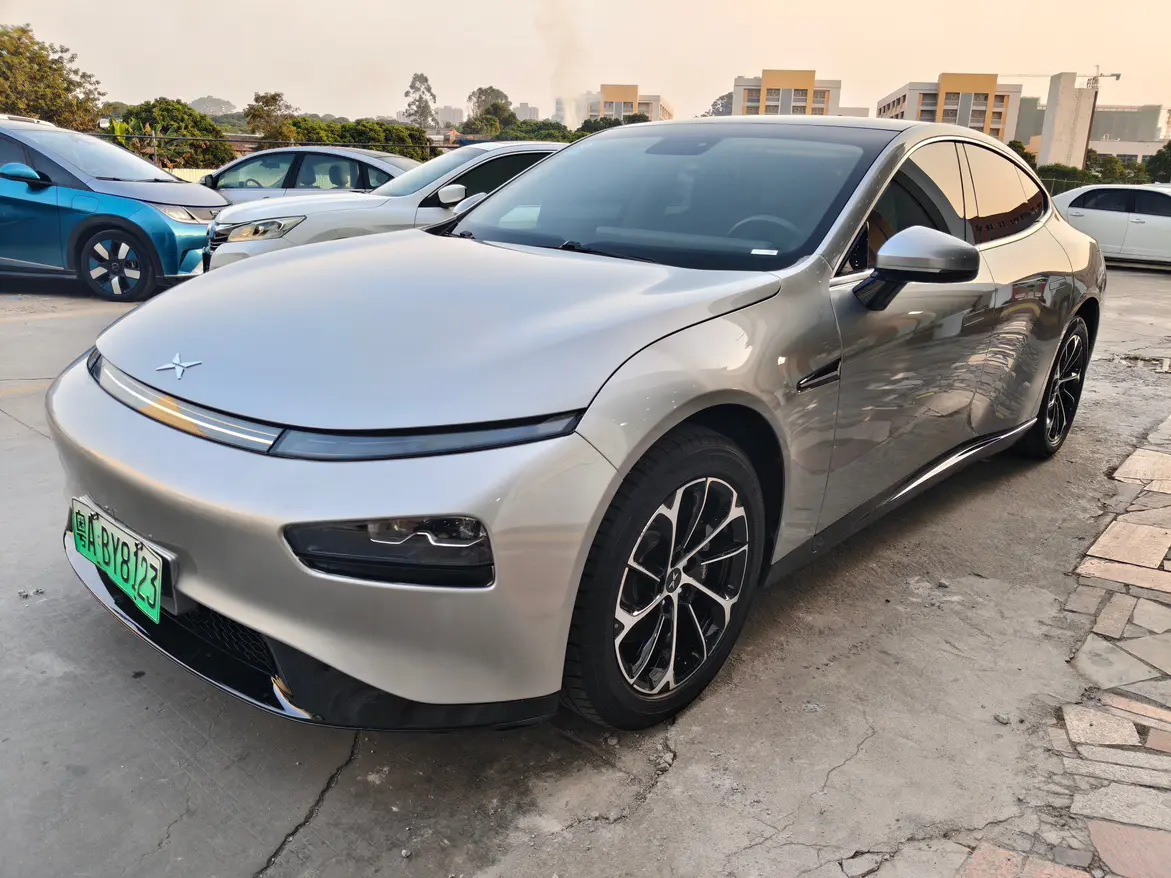 Xpeng P7  из Китая