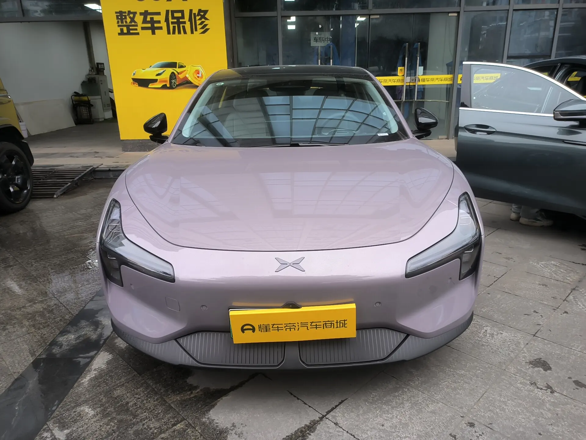 Xpeng Xiaopeng MONA M03  из Китая