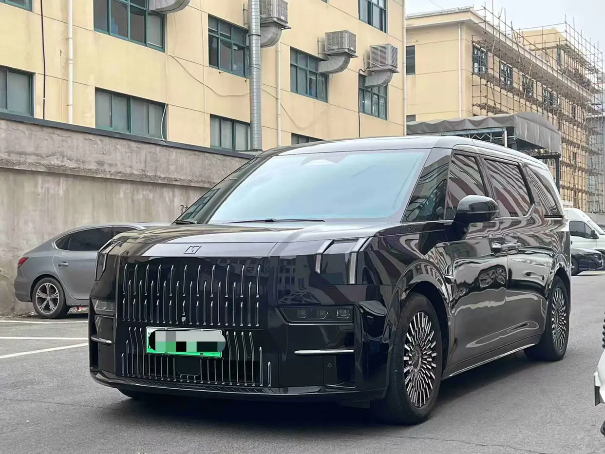 ZEEKR 009  из Китая