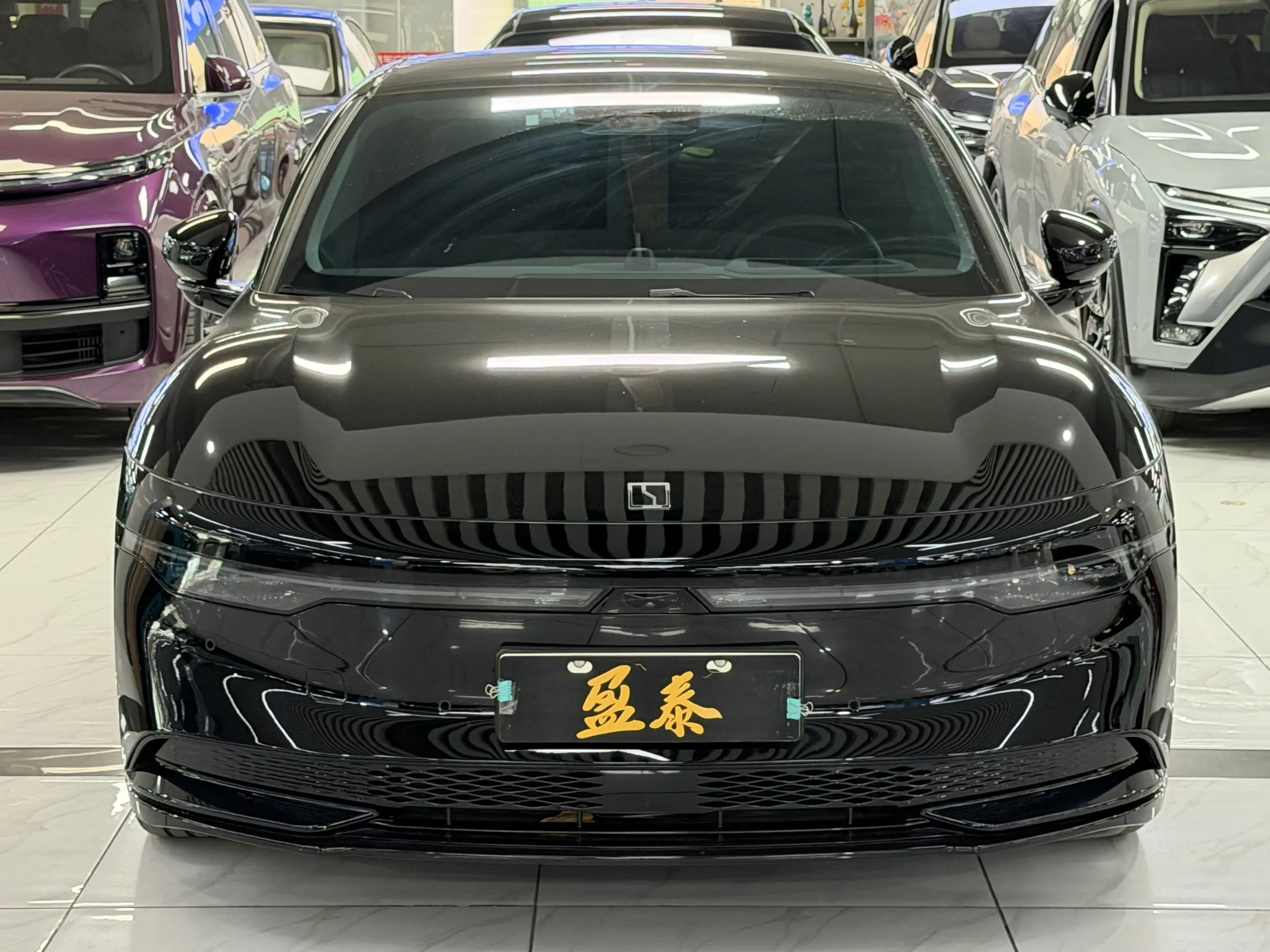 ZEEKR 007  из Китая