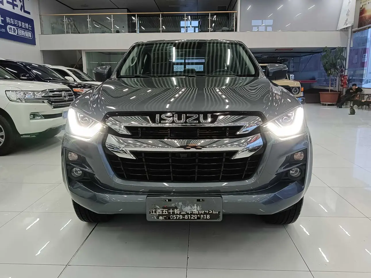 Isuzu D-MAX  из Китая