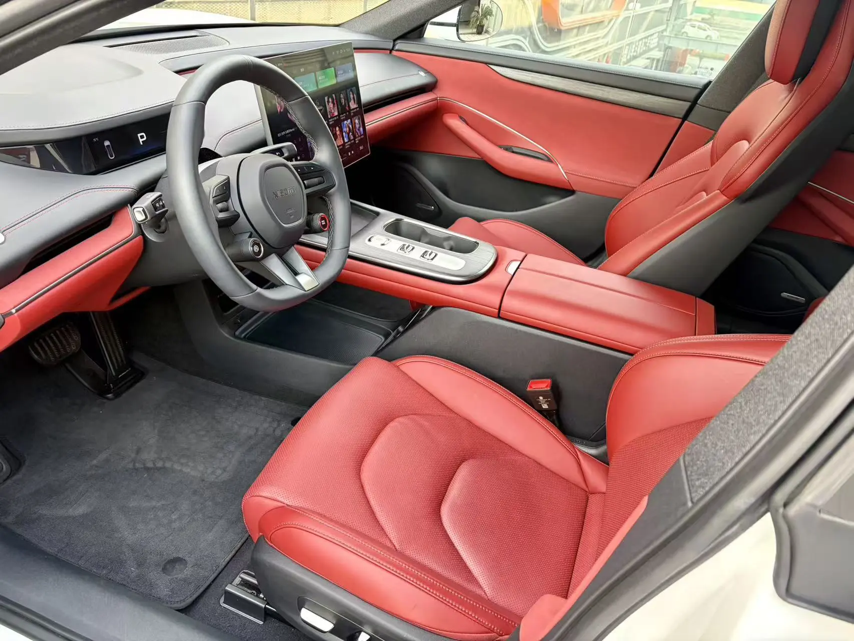 Xiaomi car Xiaomi SU7  из Китая