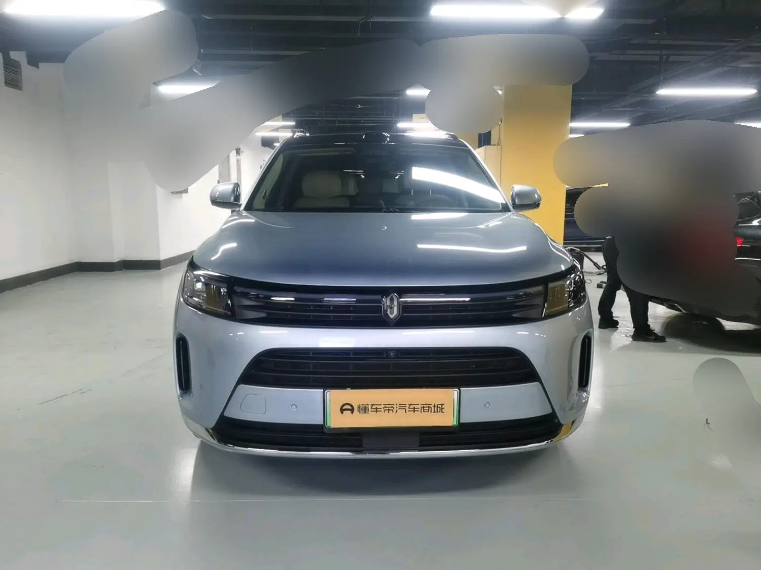 AITO M7 (Wenjie M7)  из Китая