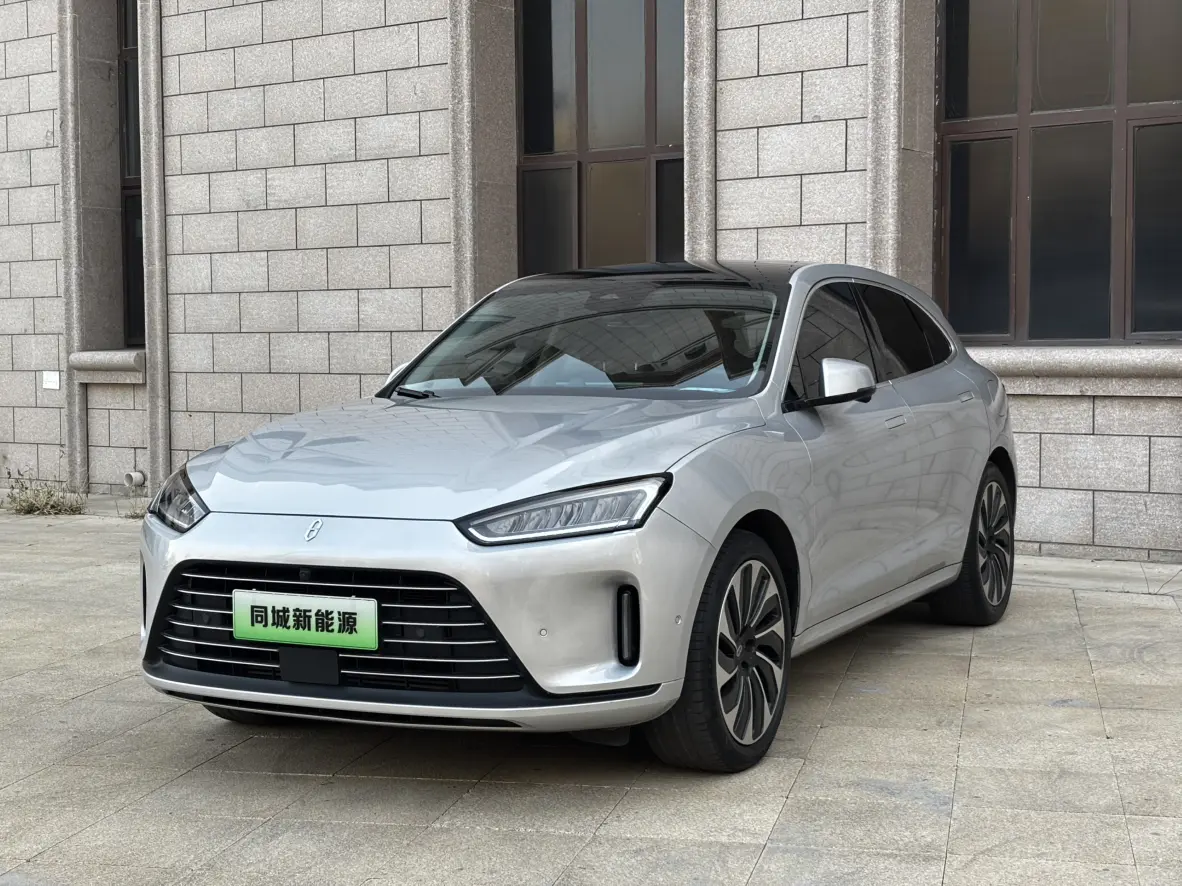 AITO M5 (Wenjie M5)  из Китая