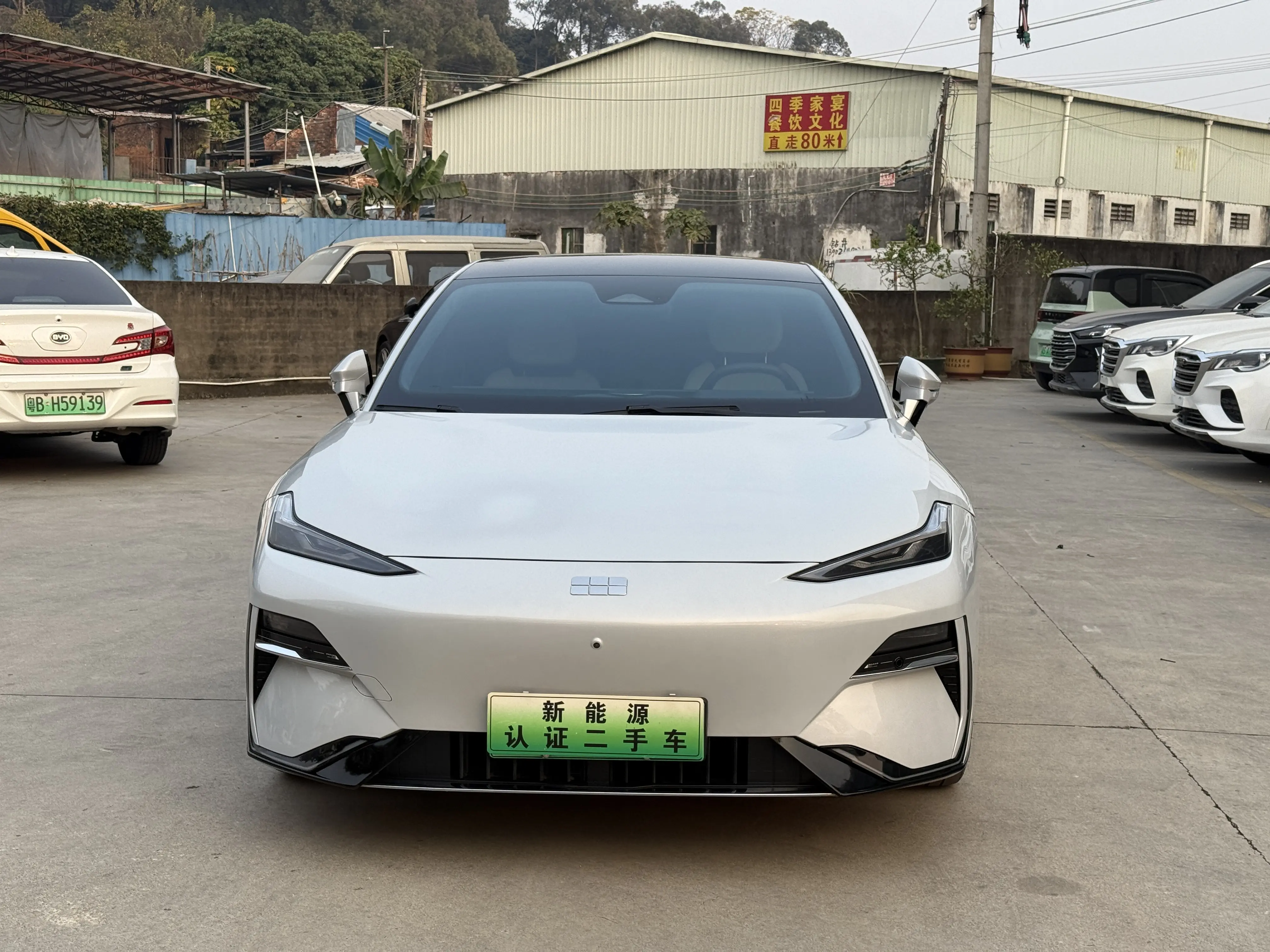 Geely Galaxy E8  из Китая