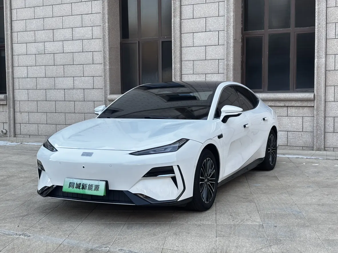 Geely Galaxy E8  из Китая