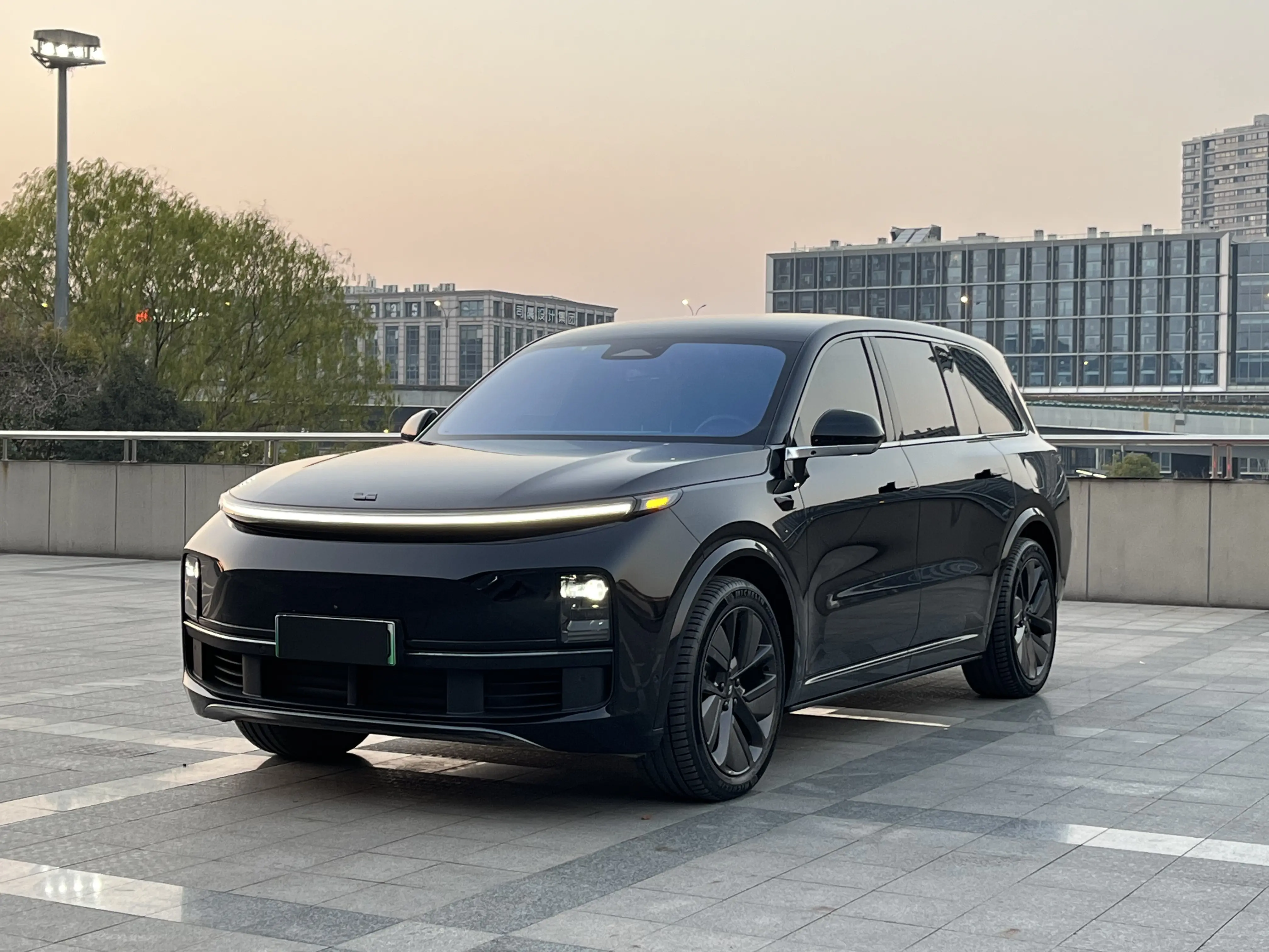 Li L9 (Ideal L9)  из Китая