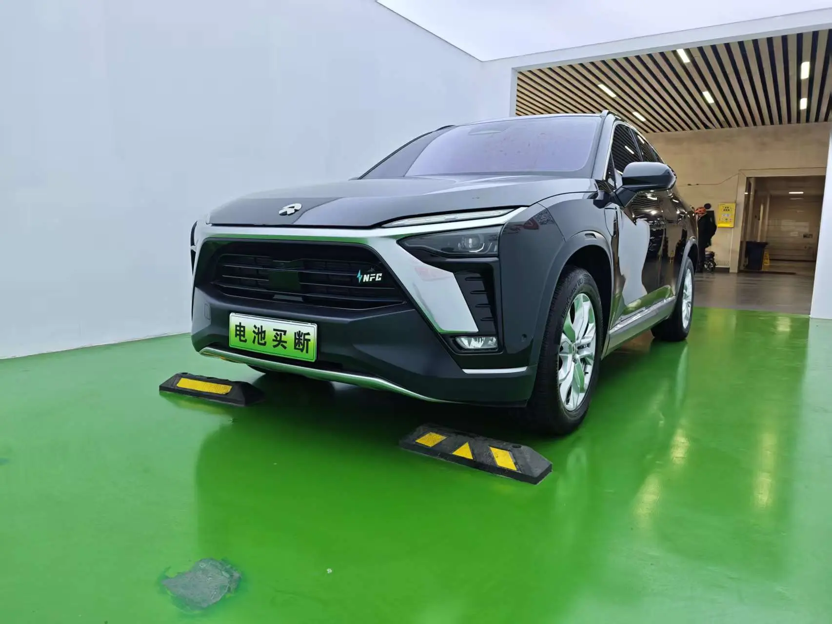 NIO ES8  из Китая