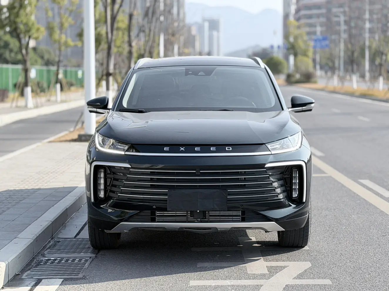 Exeed TXL (Stars in the clouds)  из Китая