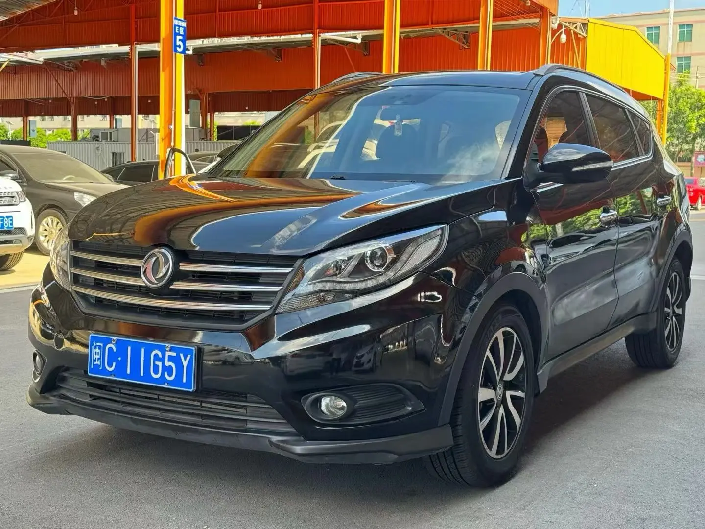 Dongfeng Fengon 580  из Китая