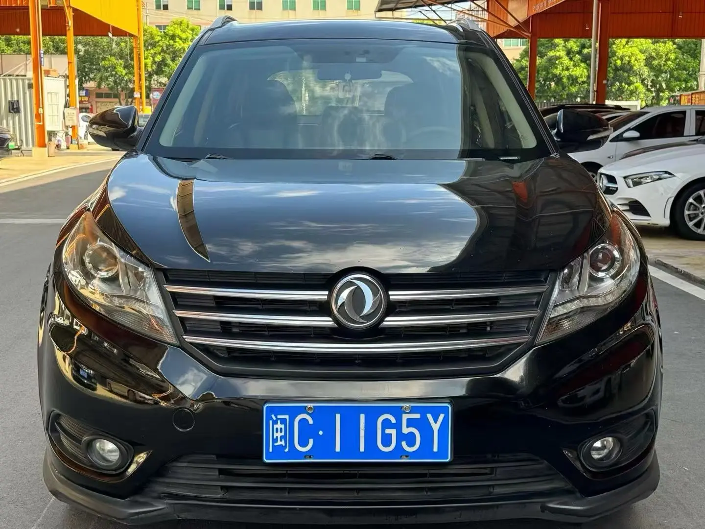 Dongfeng Fengon 580  из Китая