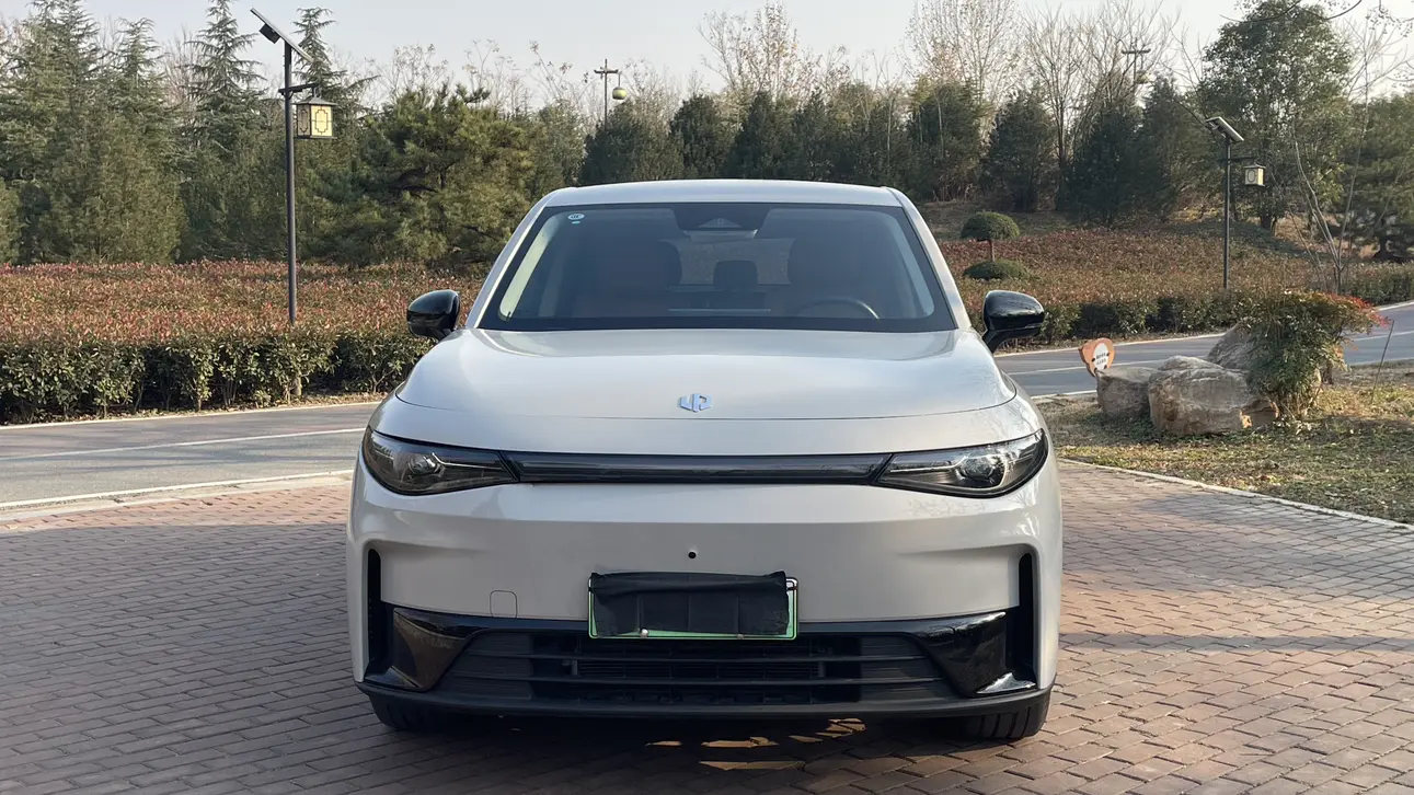 Leapmotor Zero running C10  из Китая