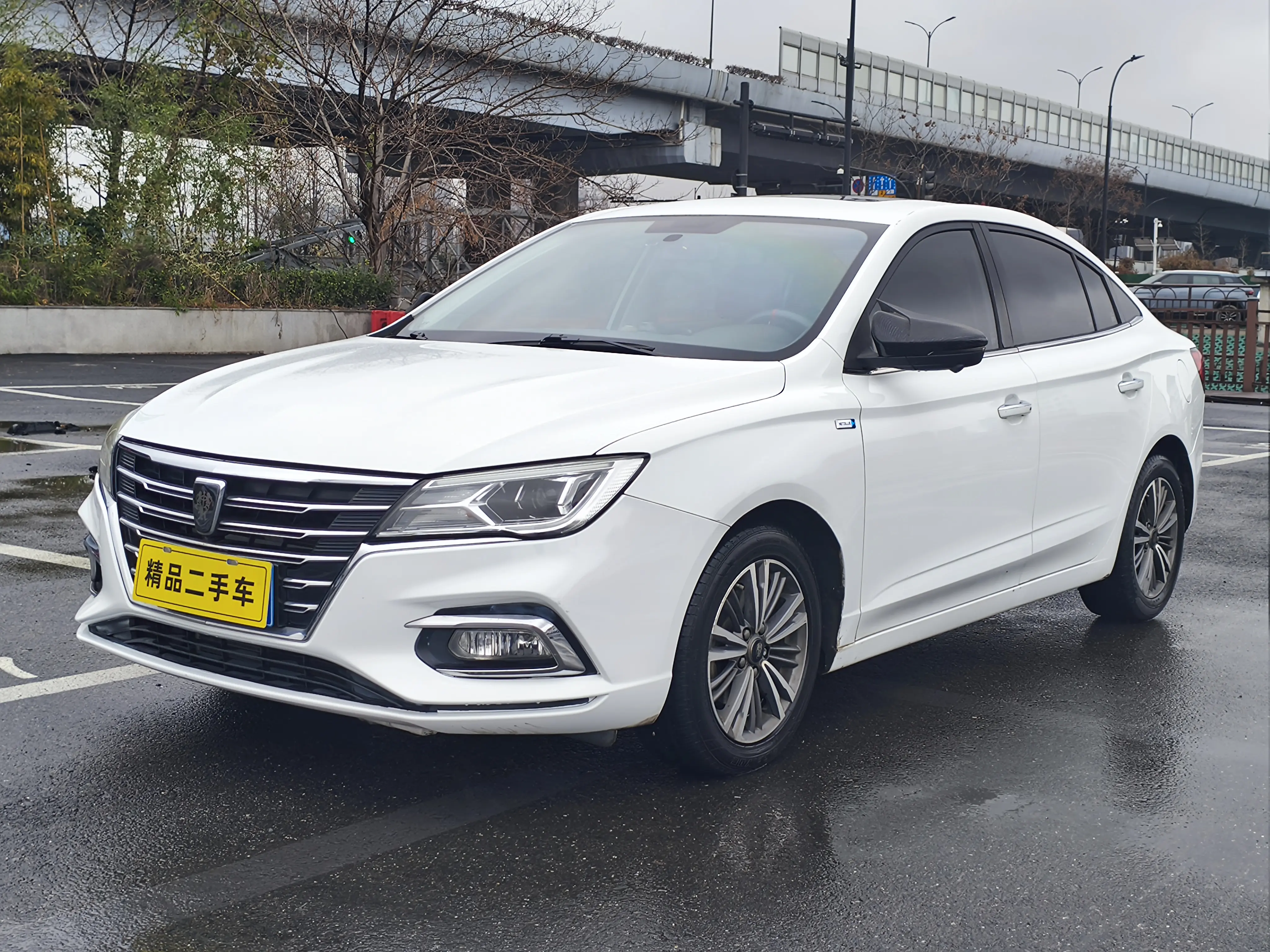 Roewe i5  из Китая