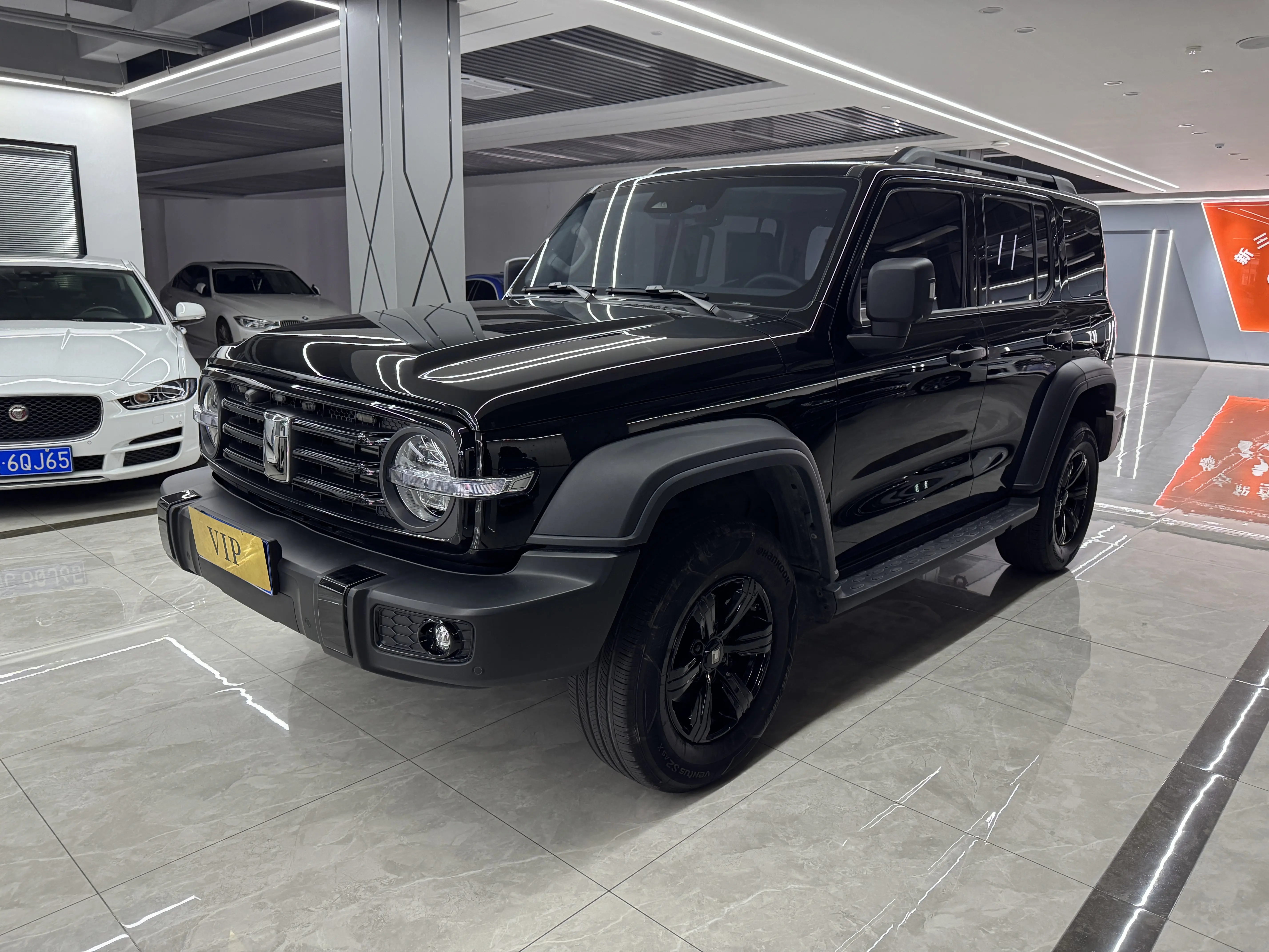 Tank 300  из Китая