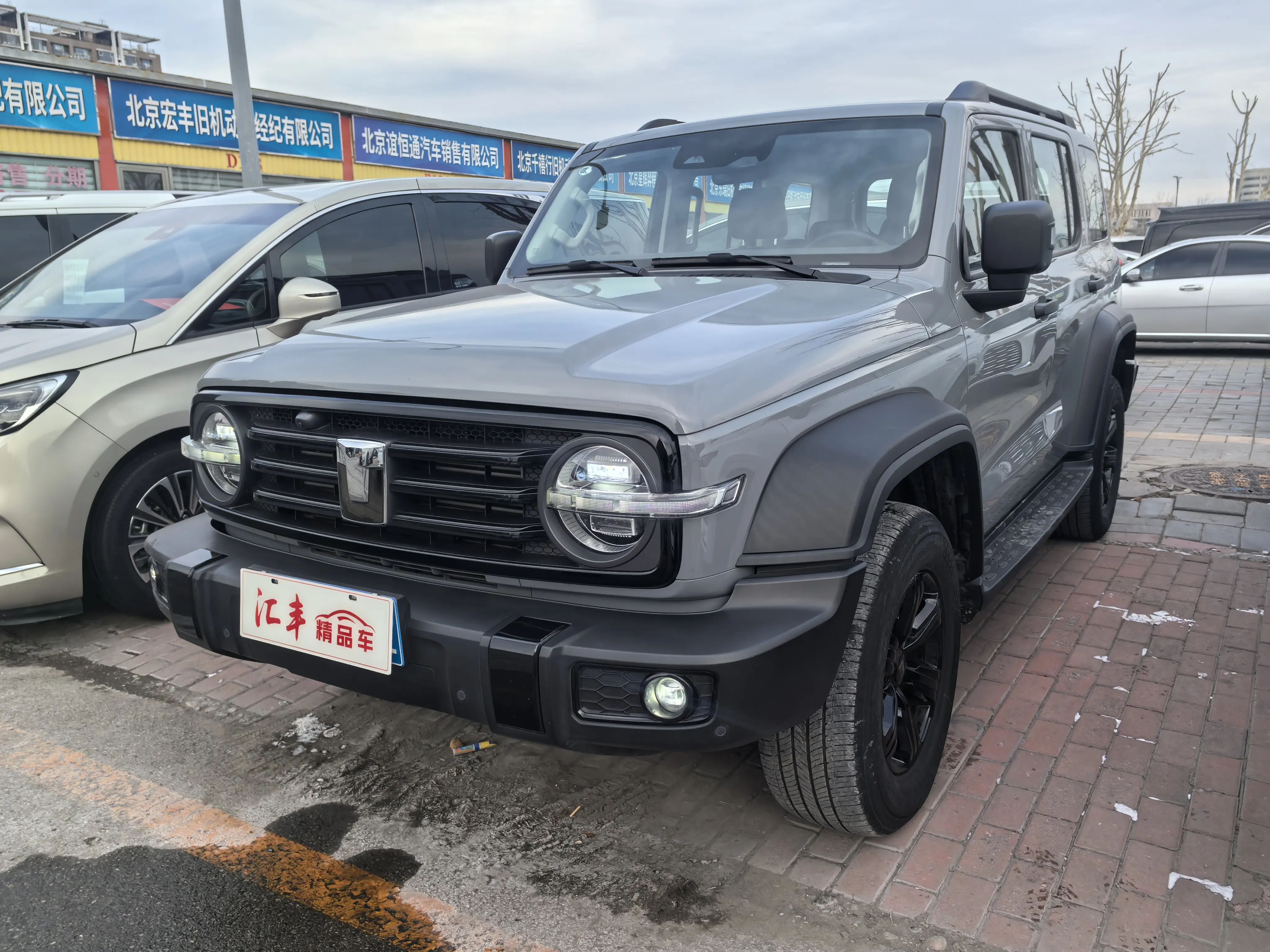 Tank 300  из Китая