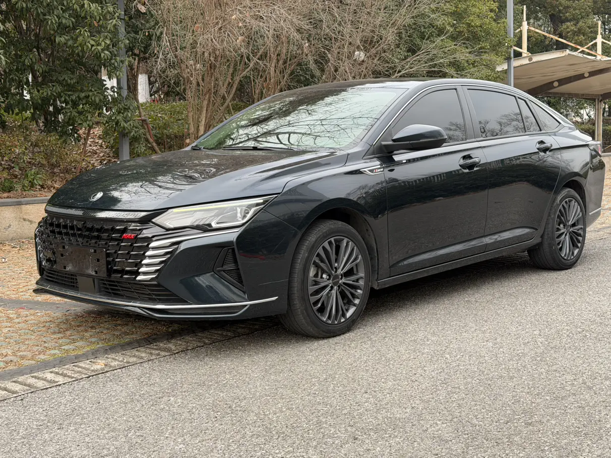 Dongfeng Yixuan MAX  из Китая