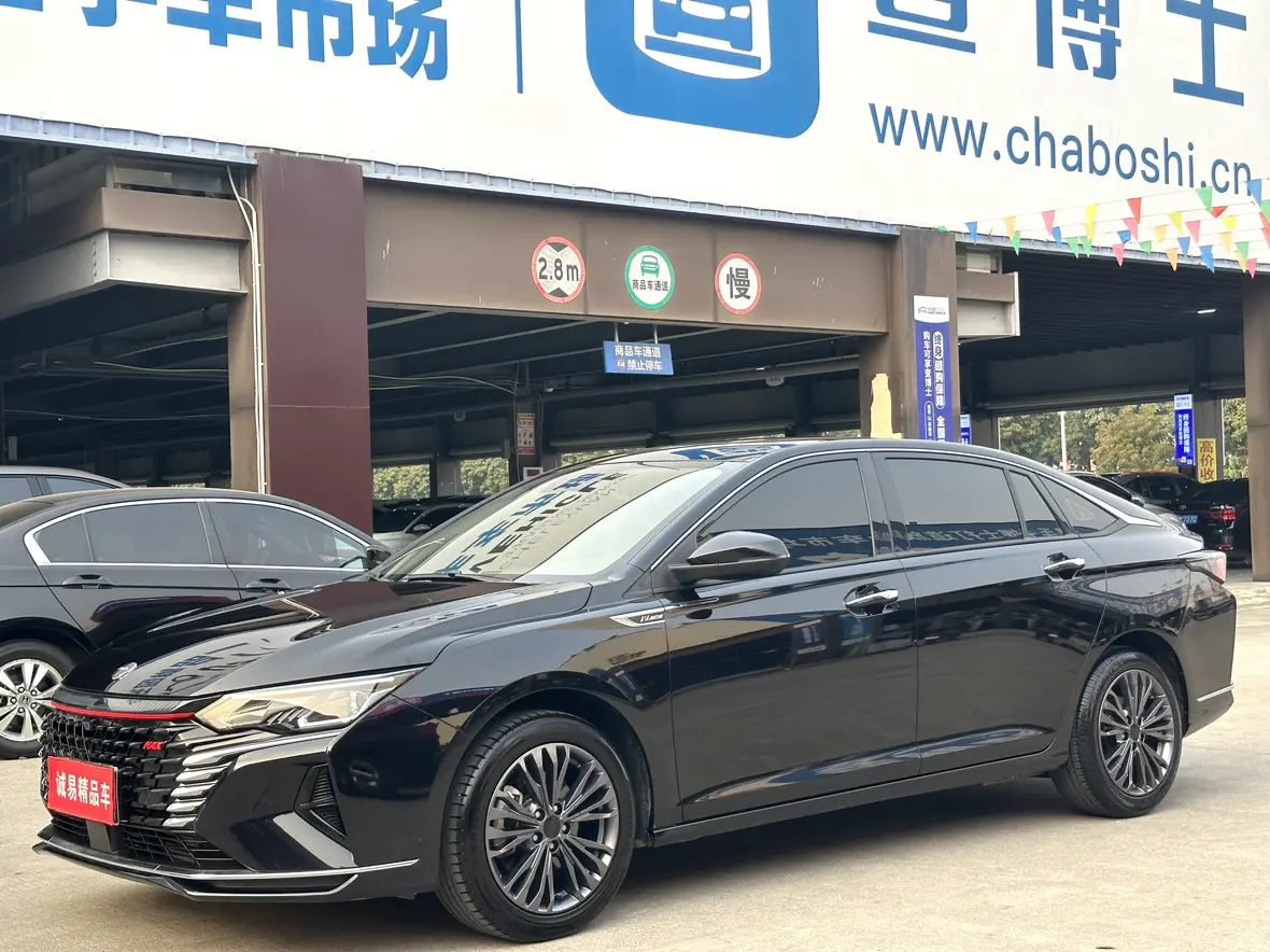 Dongfeng Yixuan MAX  из Китая