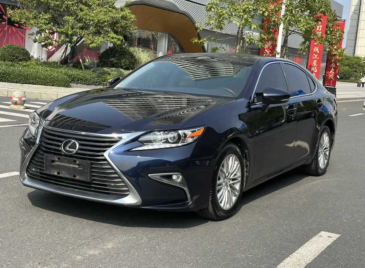 Lexus ES  из Китая