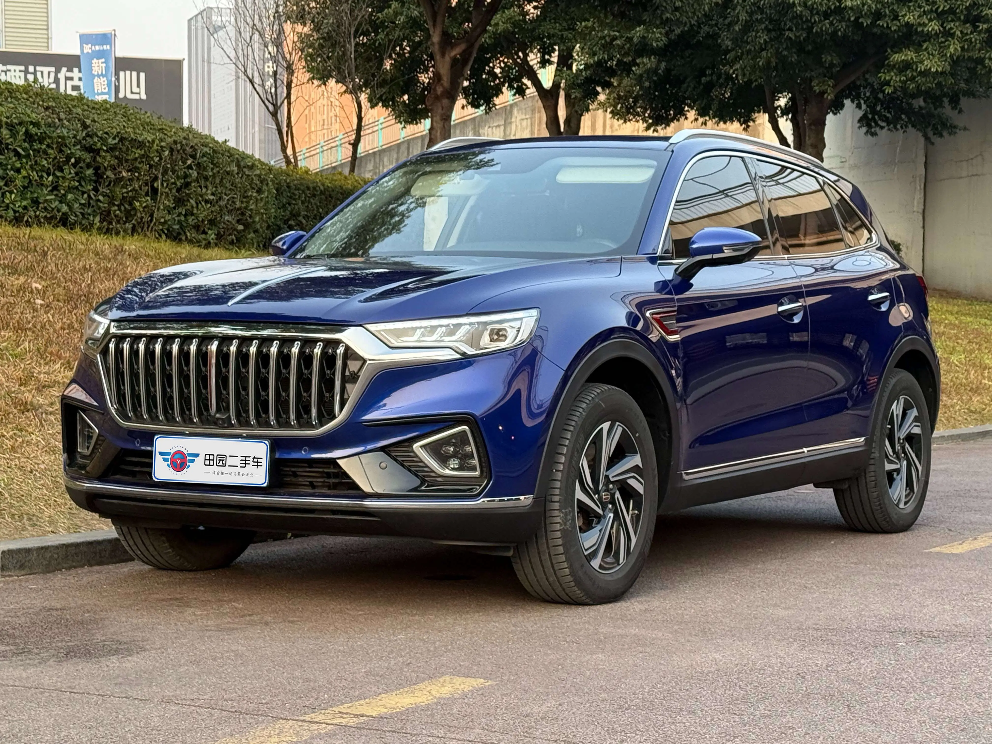 Hongqi HS5  из Китая