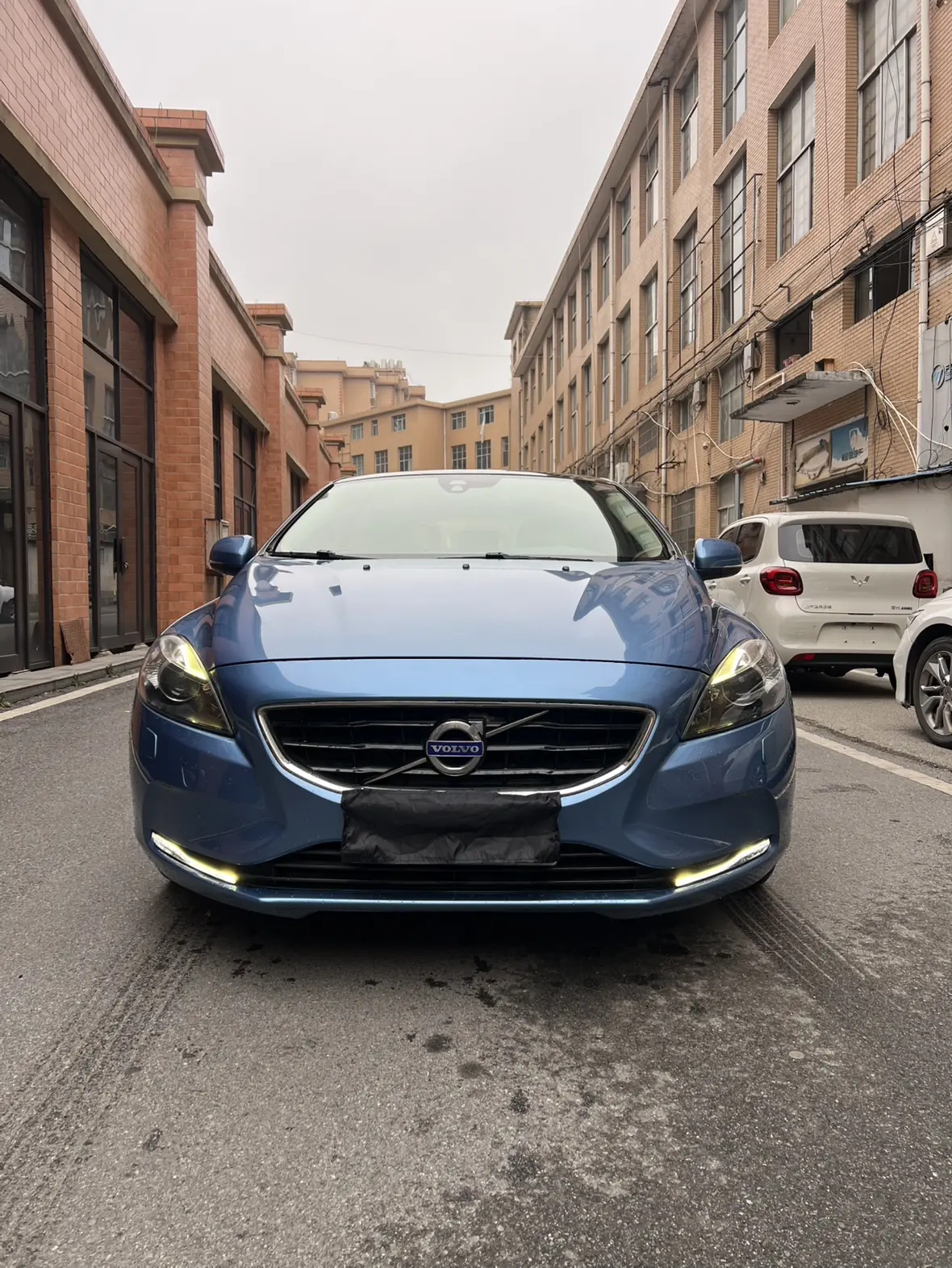 Volvo V40  из Китая