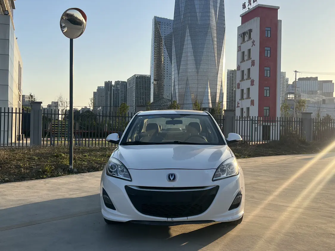 Changan Yuexiang V5  из Китая