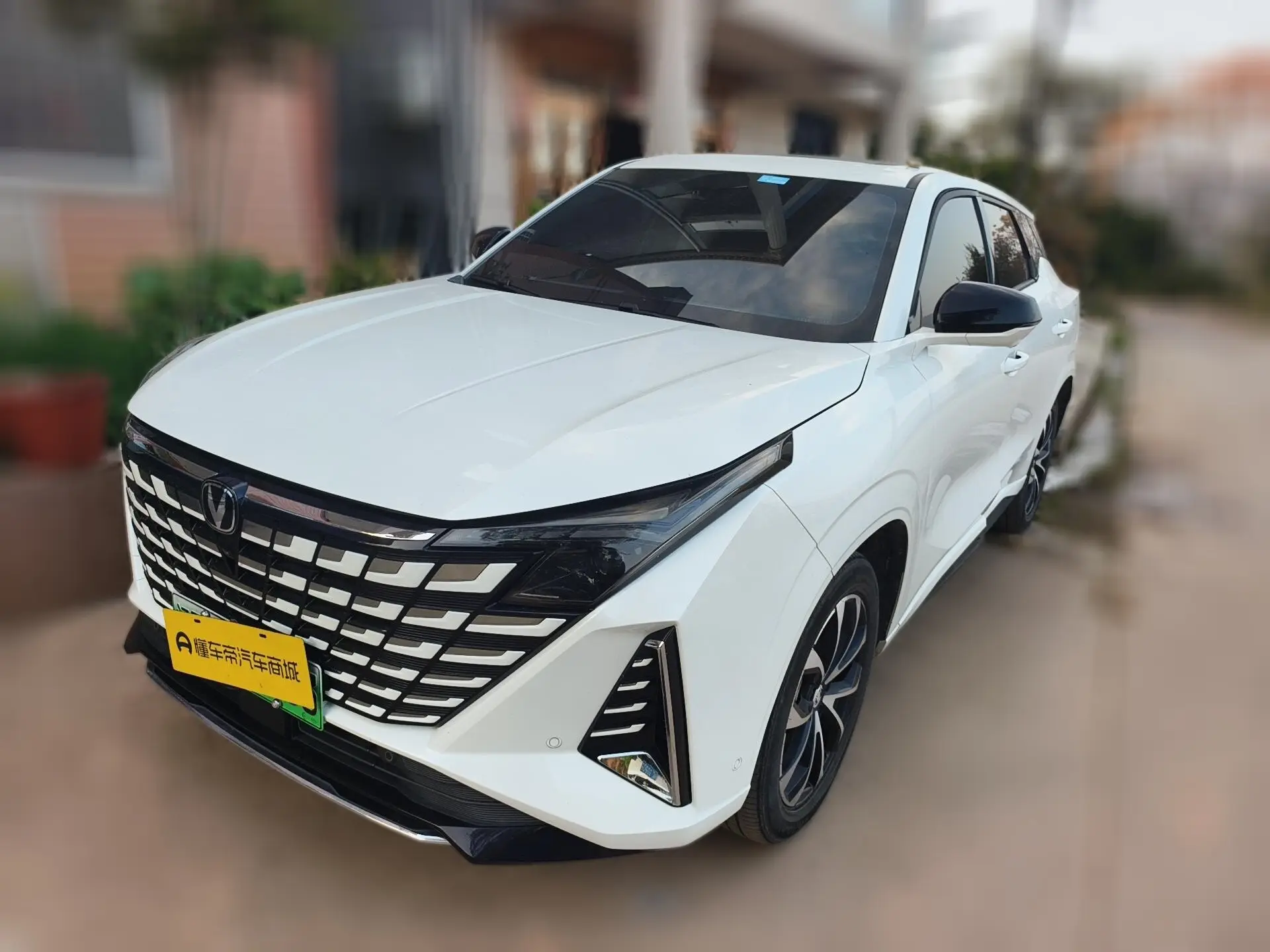 Changan UNI-Z PHEV  из Китая