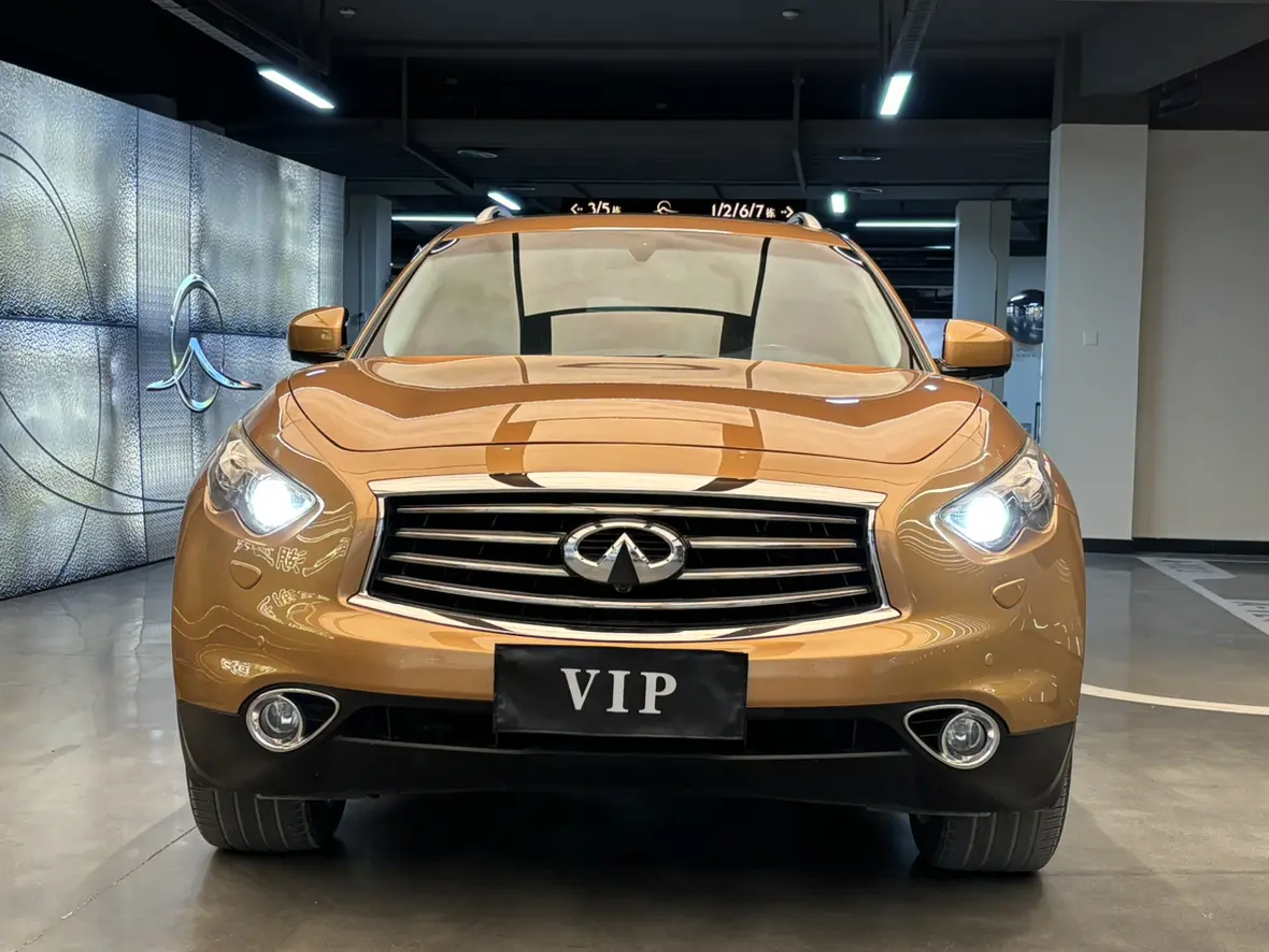 Infiniti QX70  из Китая