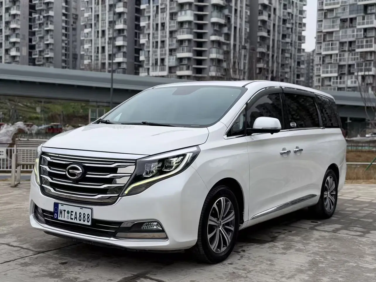 GAC Trumpchi M8  из Китая