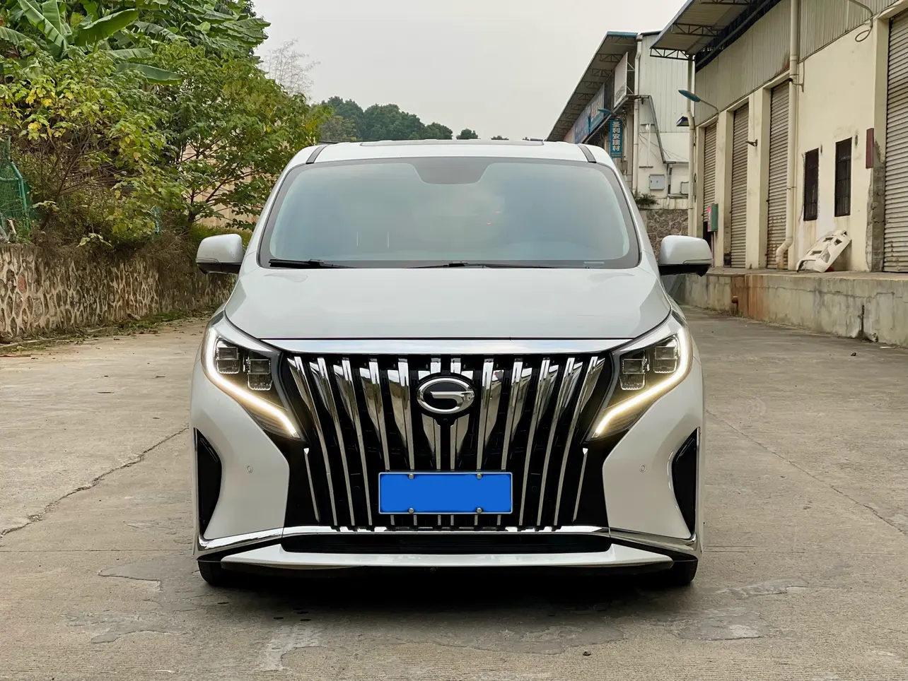 GAC Trumpchi M8  из Китая