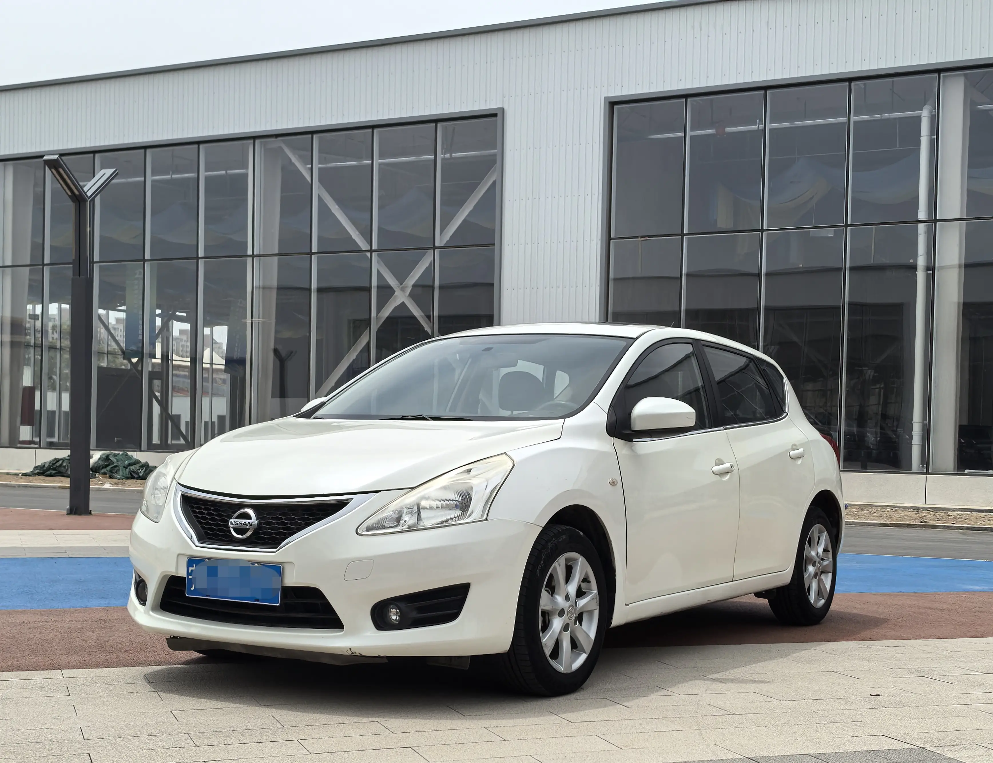 Nissan Tiida  из Китая