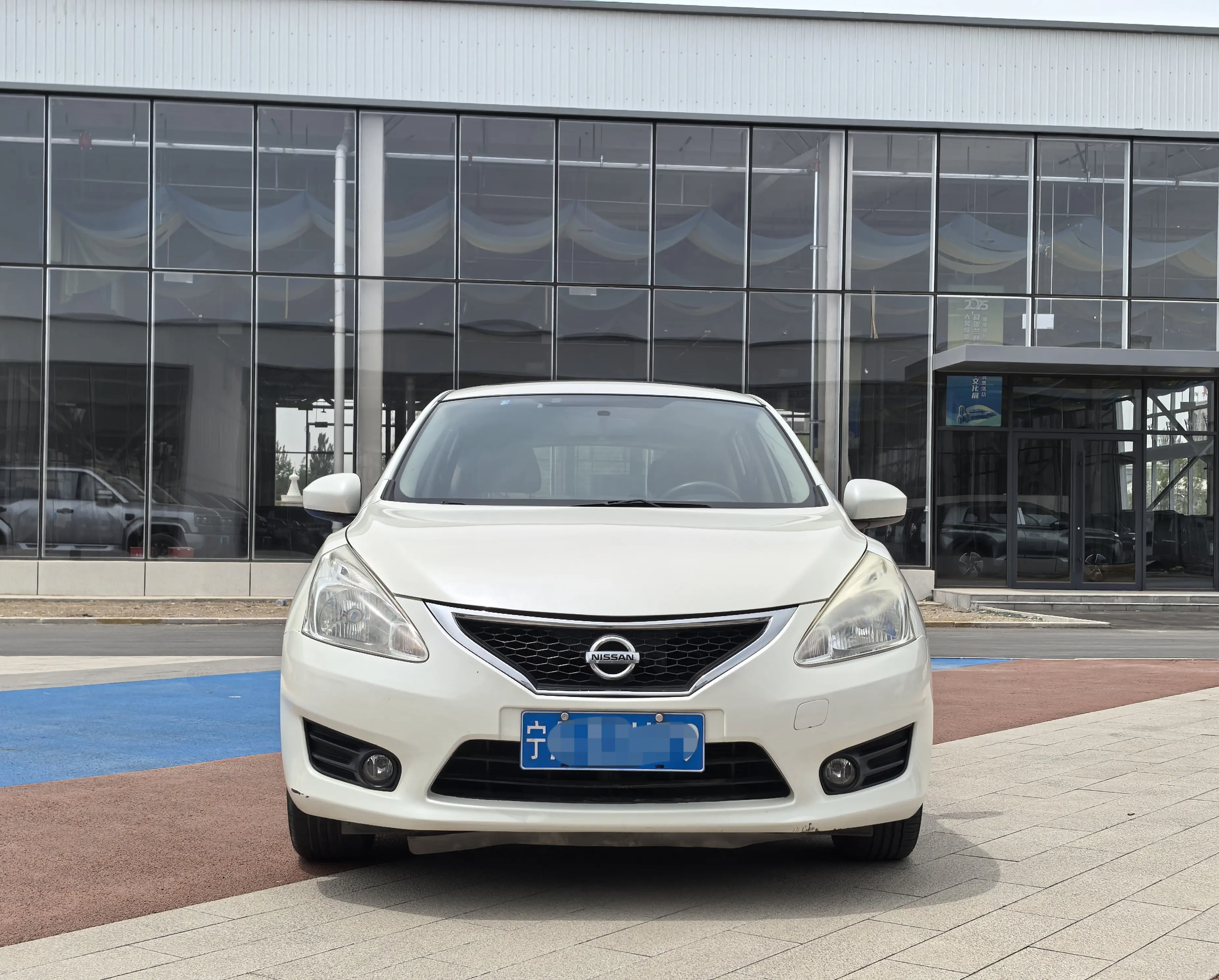 Nissan Tiida  из Китая