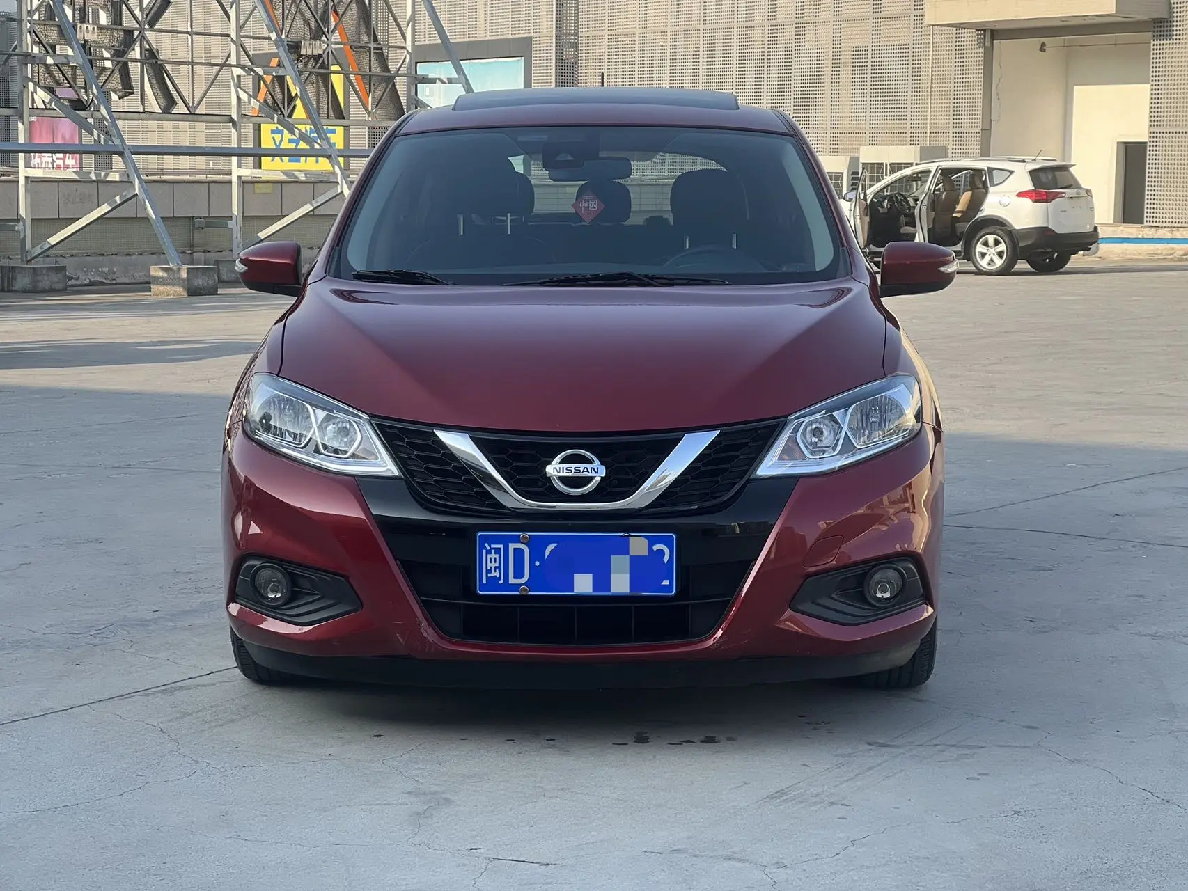 Nissan Tiida  из Китая