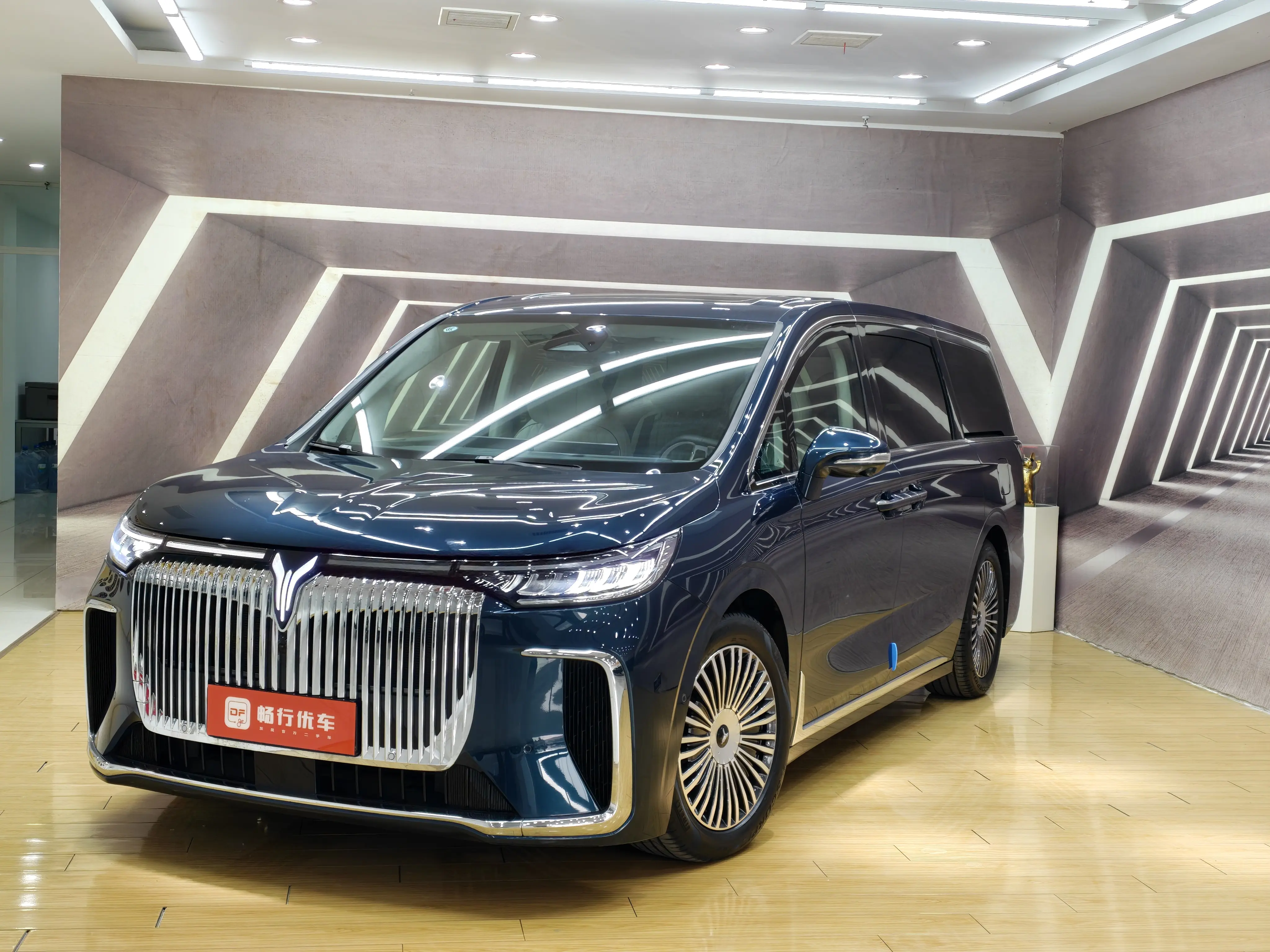 Voyah Lantu Dreamer PHEV  из Китая