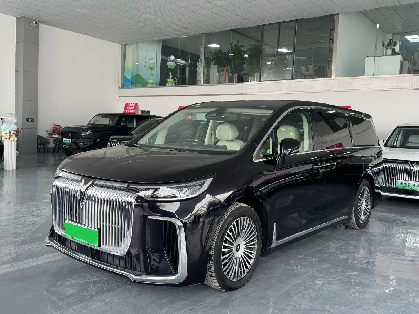 Voyah Lantu Dreamer PHEV  из Китая