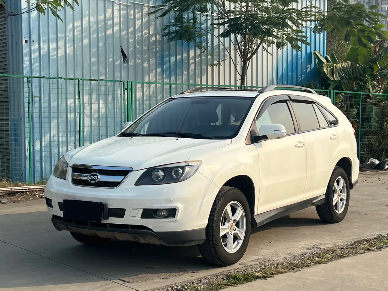 BYD S6  из Китая