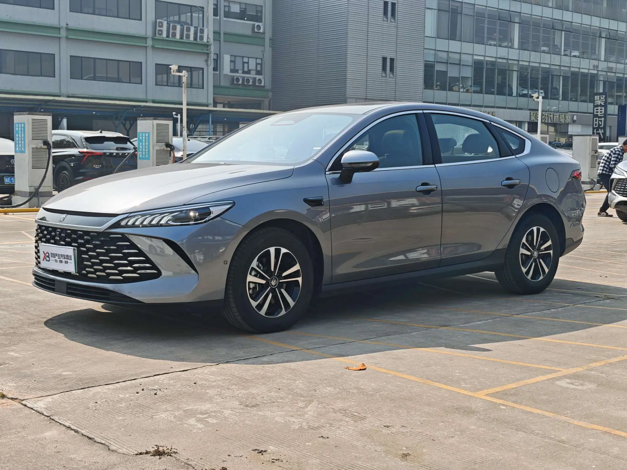 BYD Qin PLUS DM  из Китая