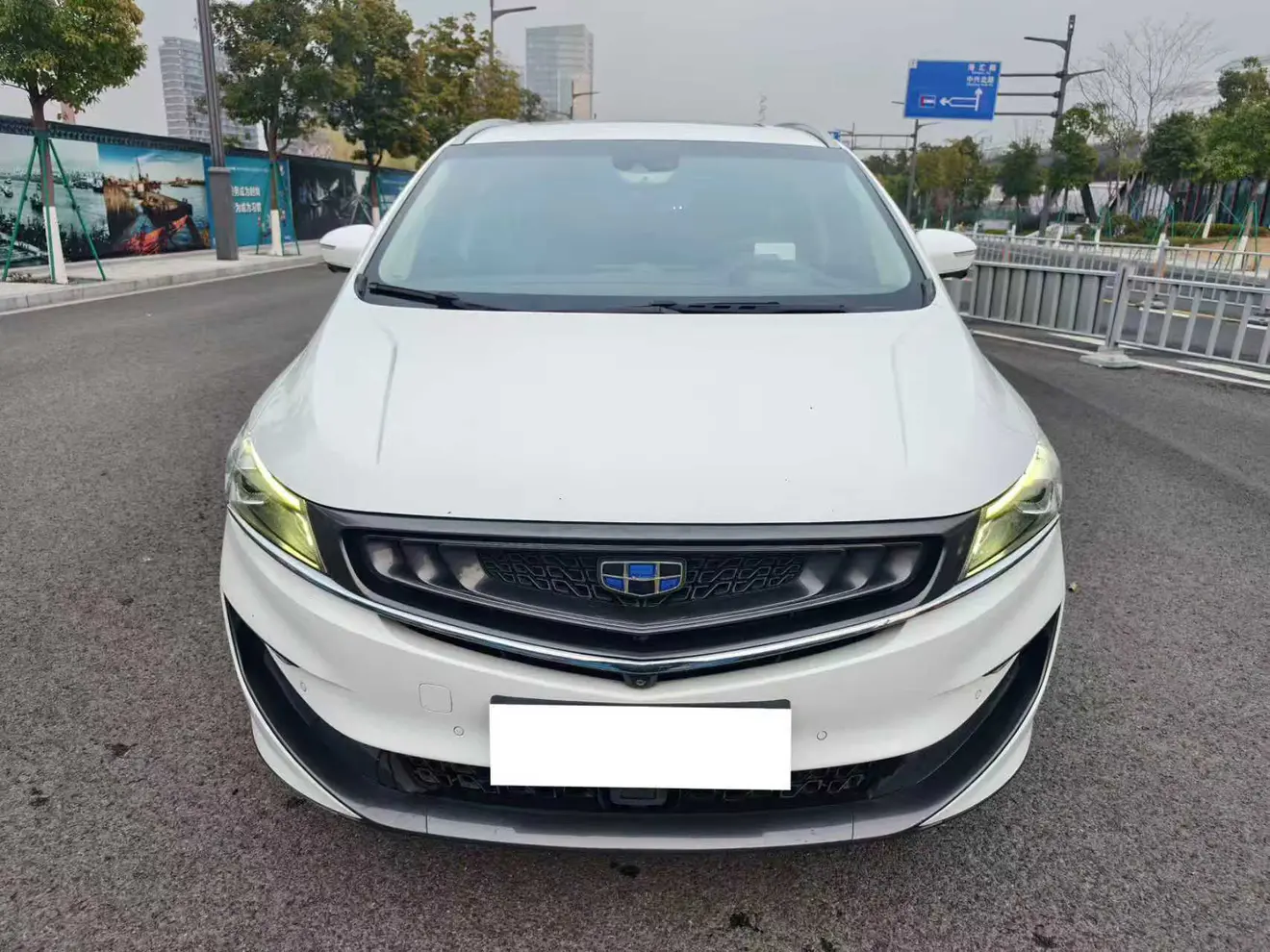 Geely Jiaji PHEV  из Китая