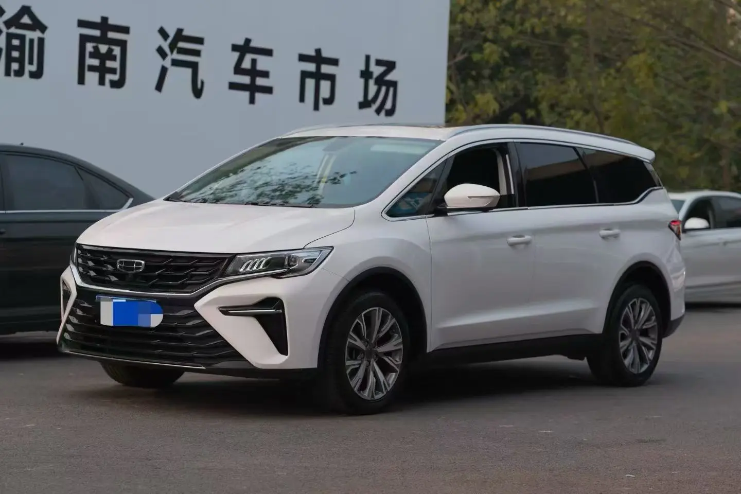 Geely Jiaji  из Китая