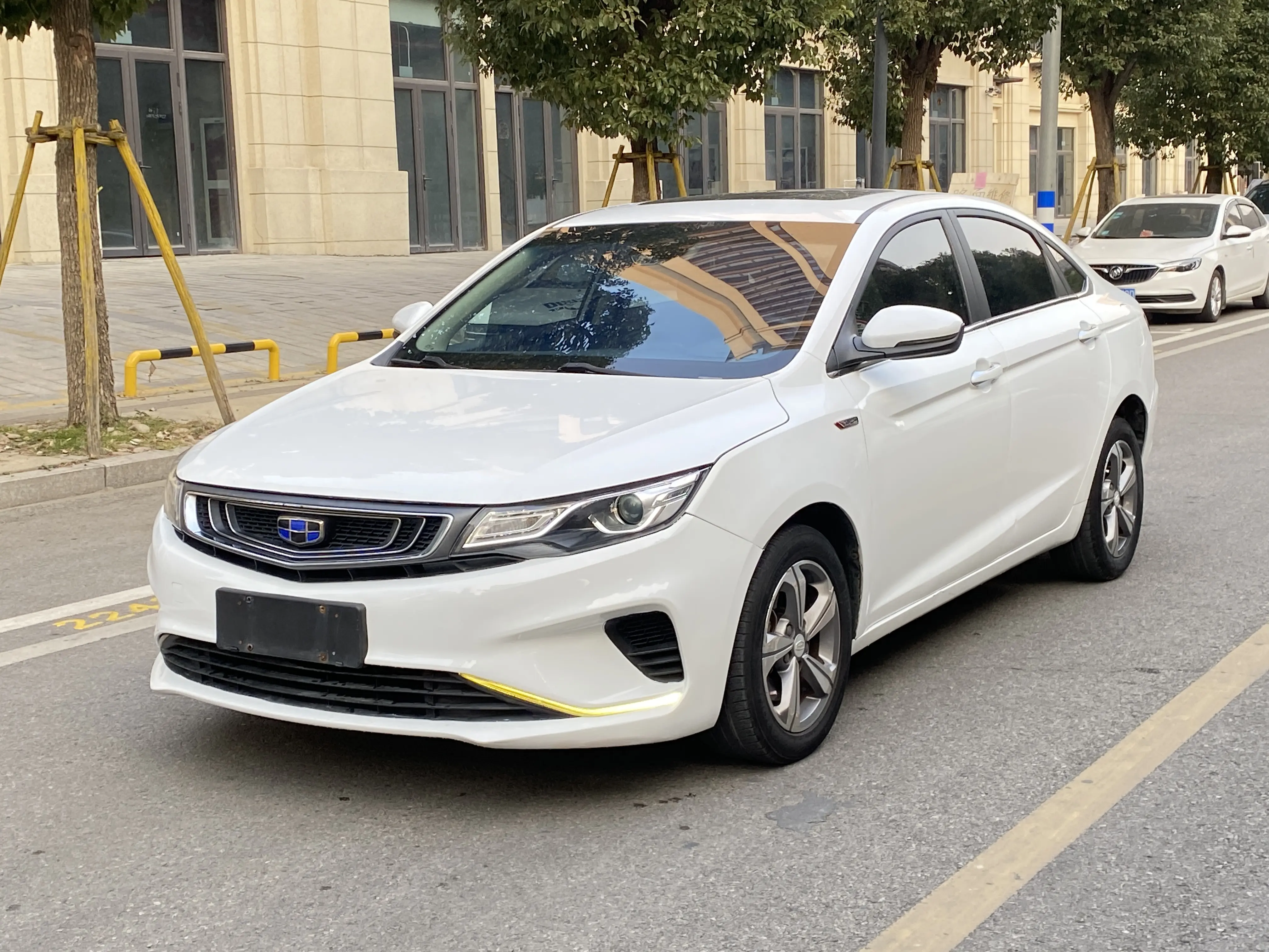 Geely Emgrand GL  из Китая